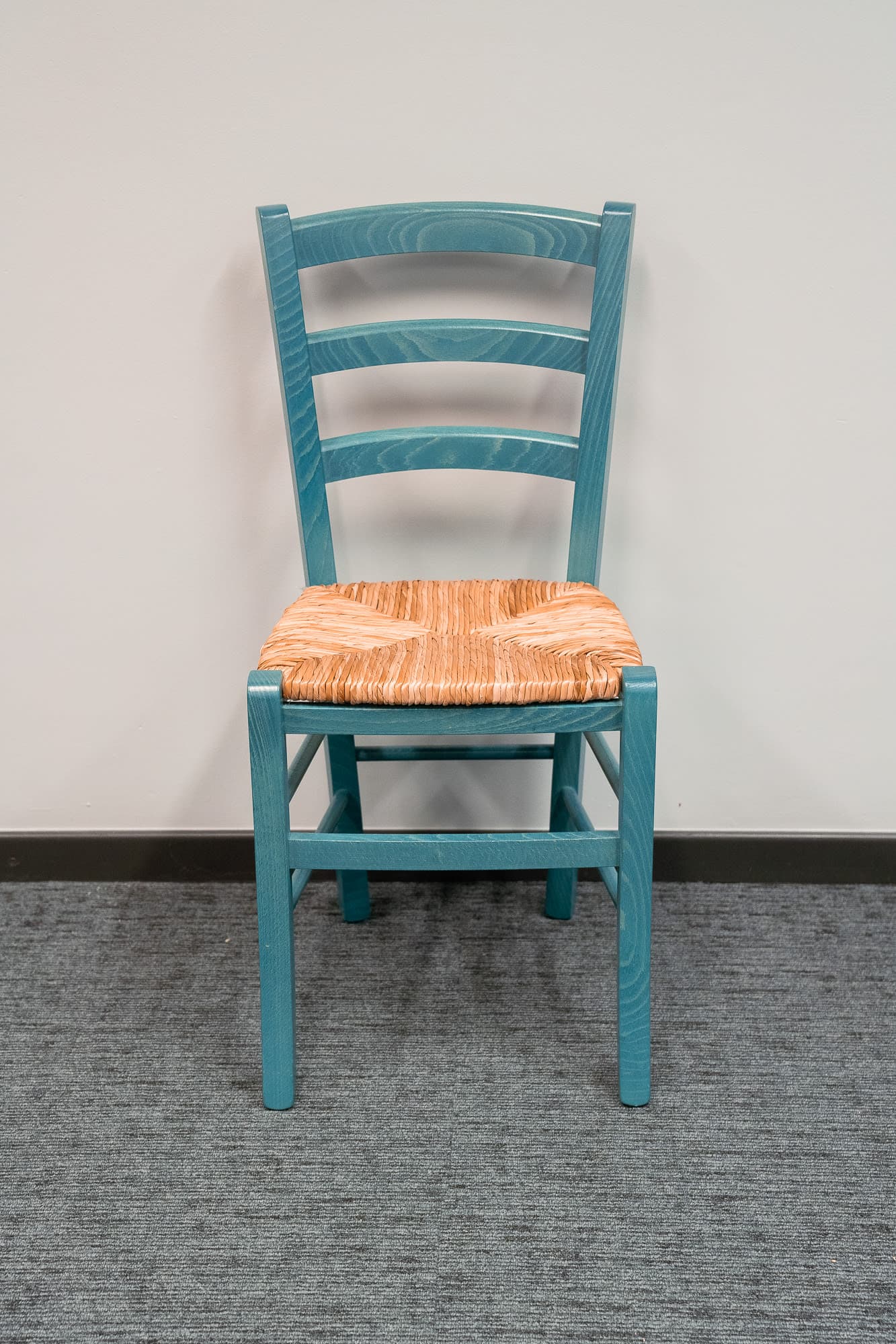 Groen en rieten stoel-0