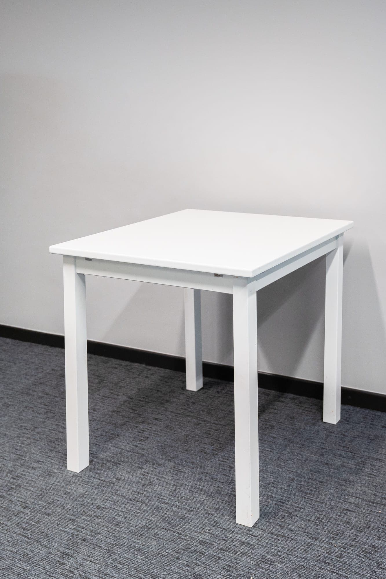 Square white wooden table-1