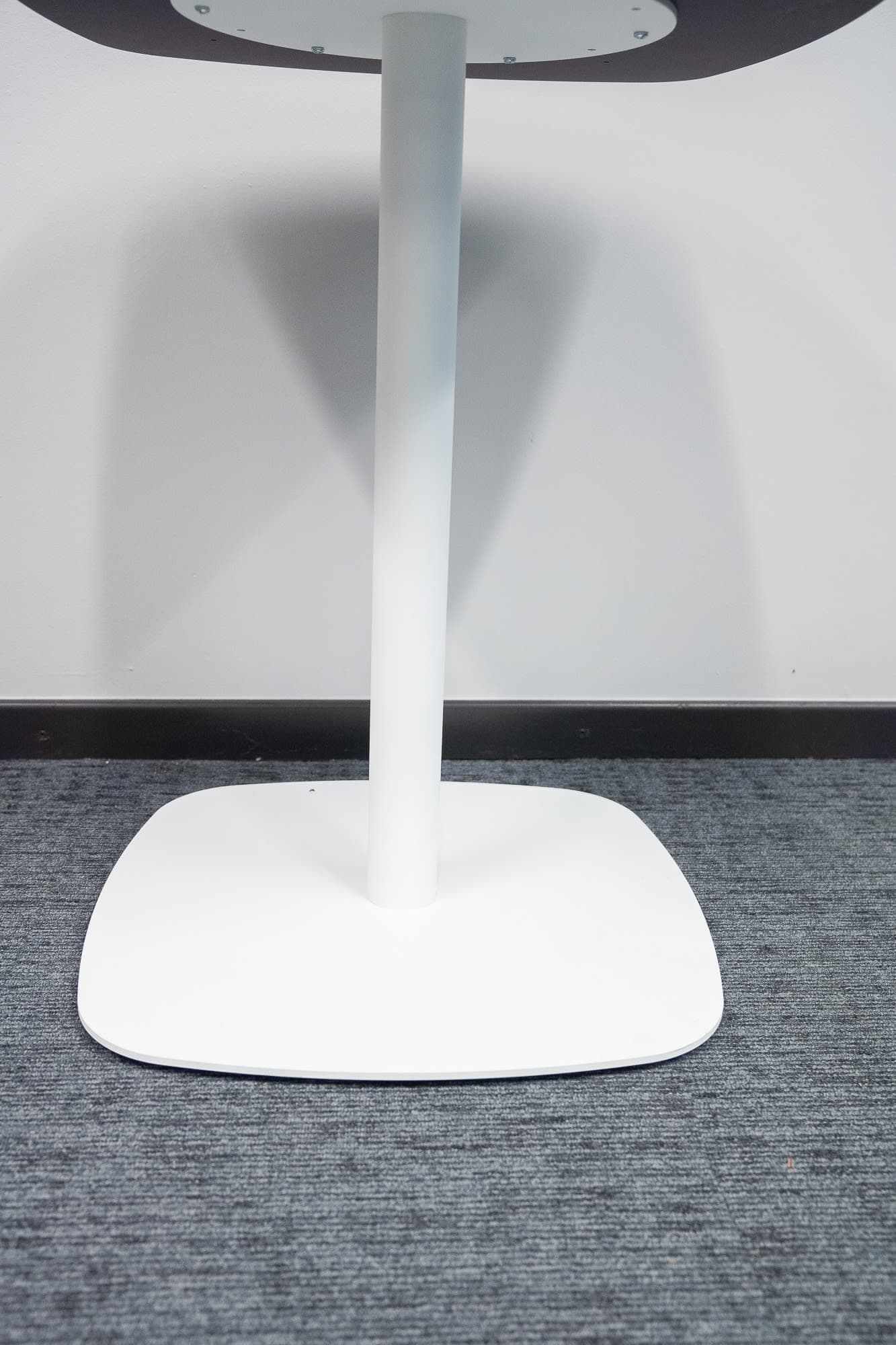 Estudi Manel Molina Black and white square iron table-1