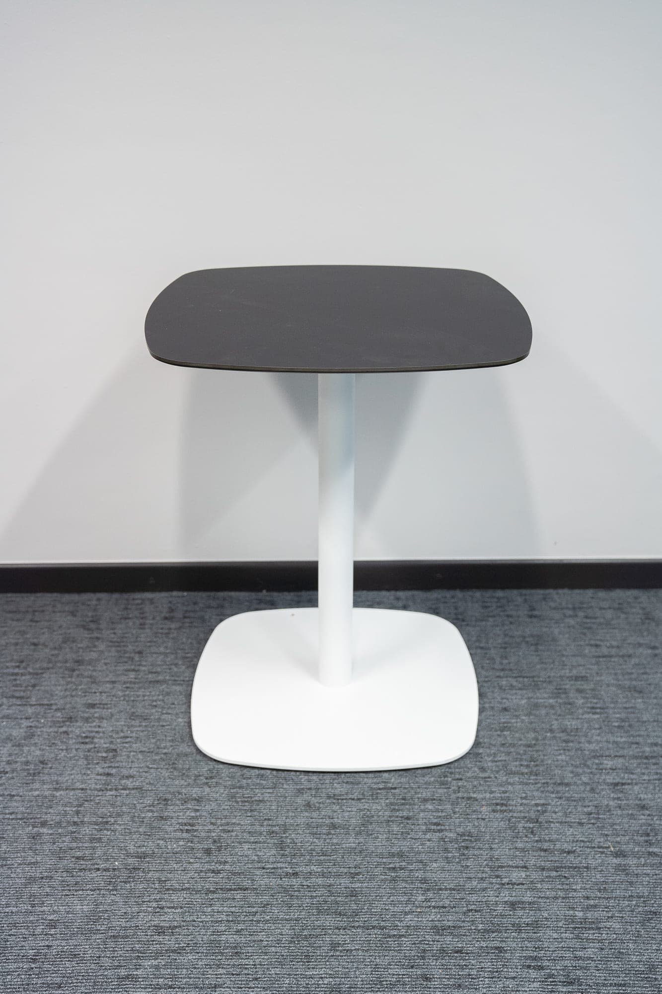 Estudi Manel Molina Black and white square iron table-0