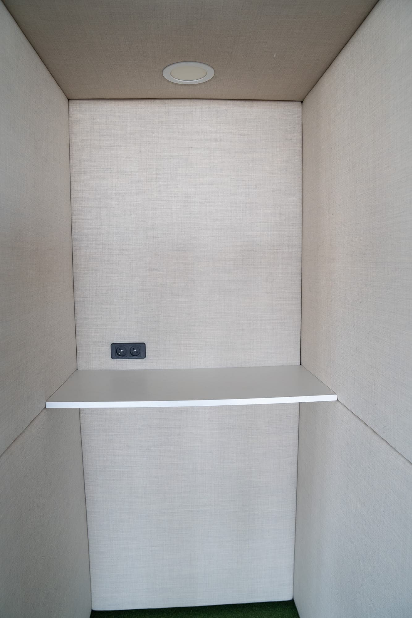 Phone booth gray Palau-1