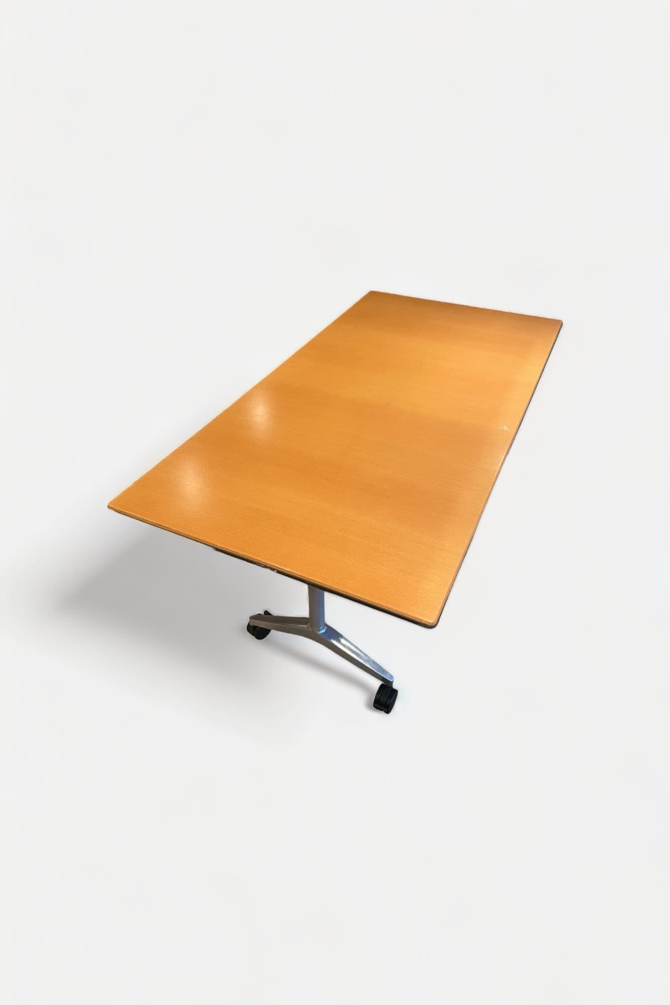 WILKHAHN Table pliante en bois orange 140cm sur pieds gris avec roulettes-0