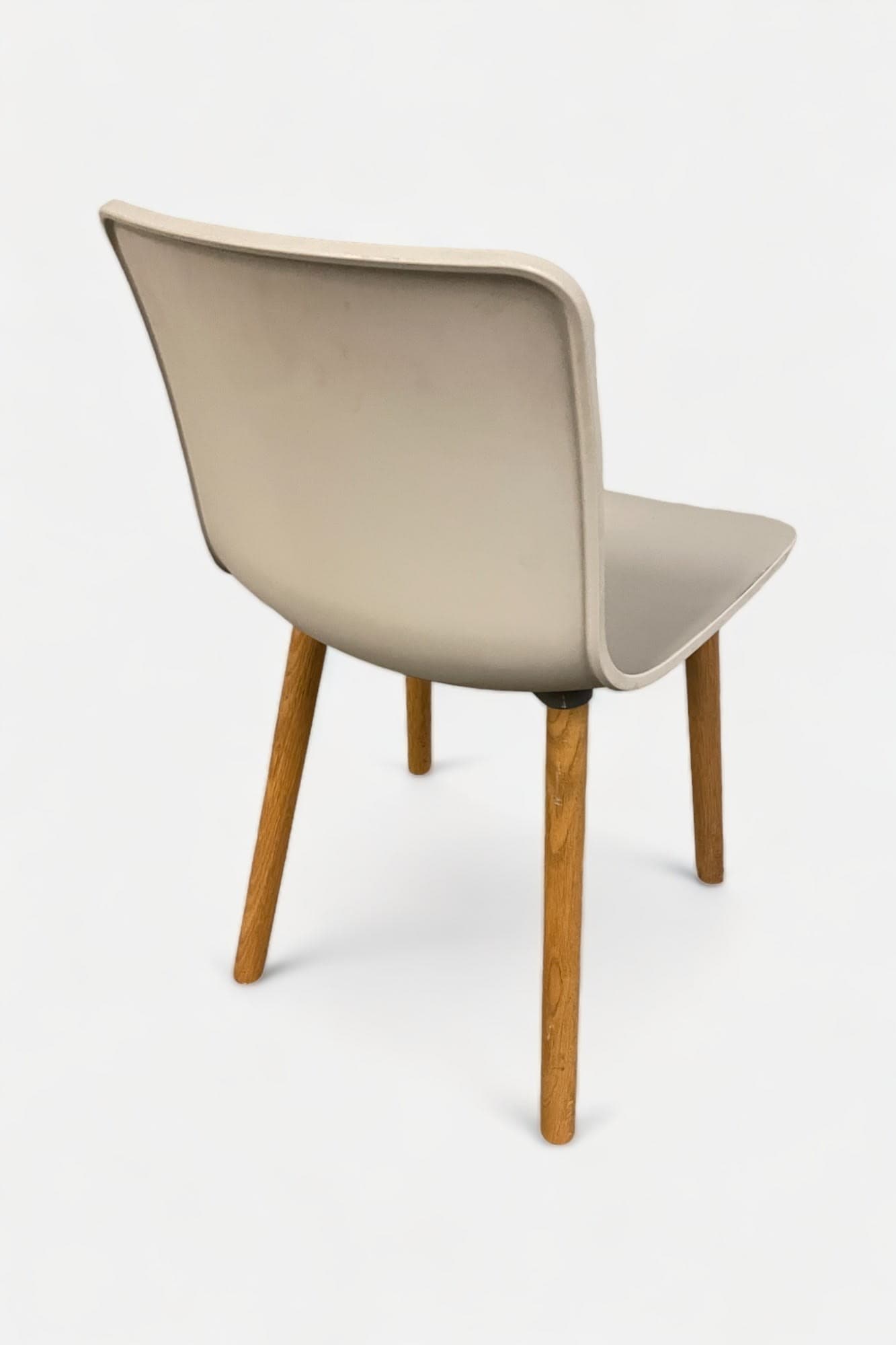 Vitra Hal witte stoel met houten poten nordic stijl-1