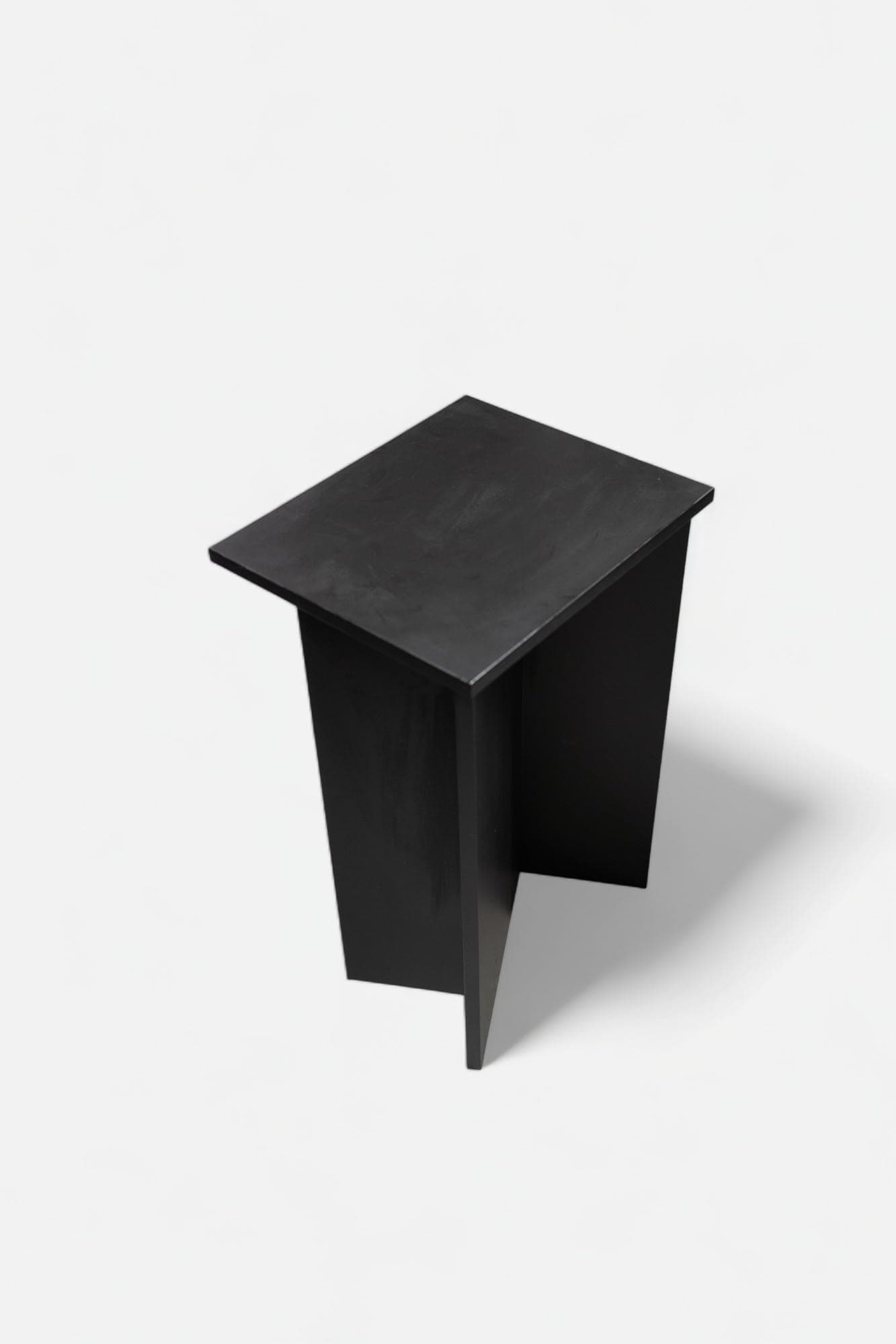 Lage zwarte houten bijzettafel-0