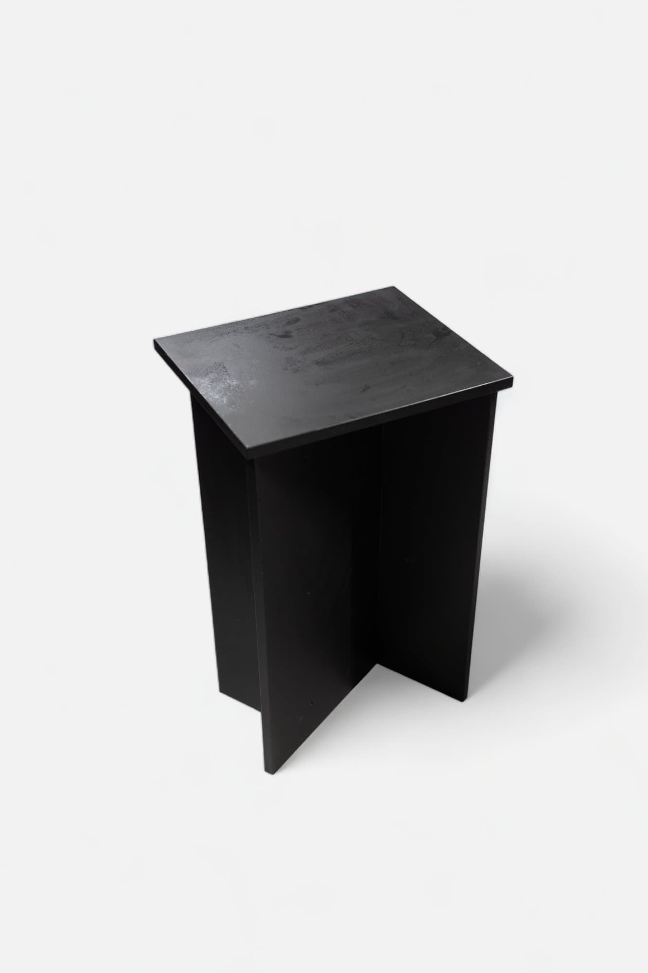 Lage zwarte houten bijzettafel-2