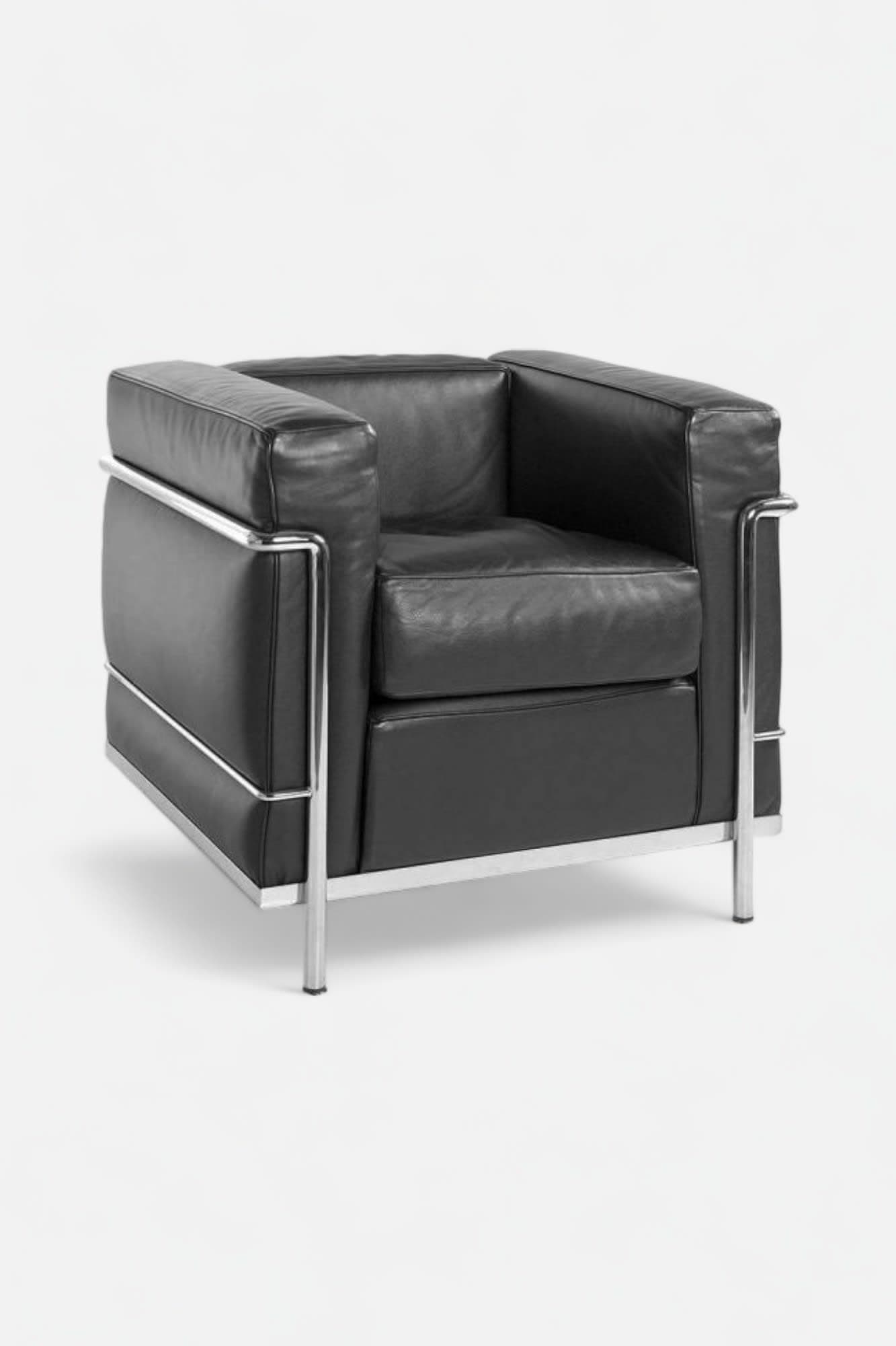 Cassina Black leather 1-person armchair on steel legs replica-0