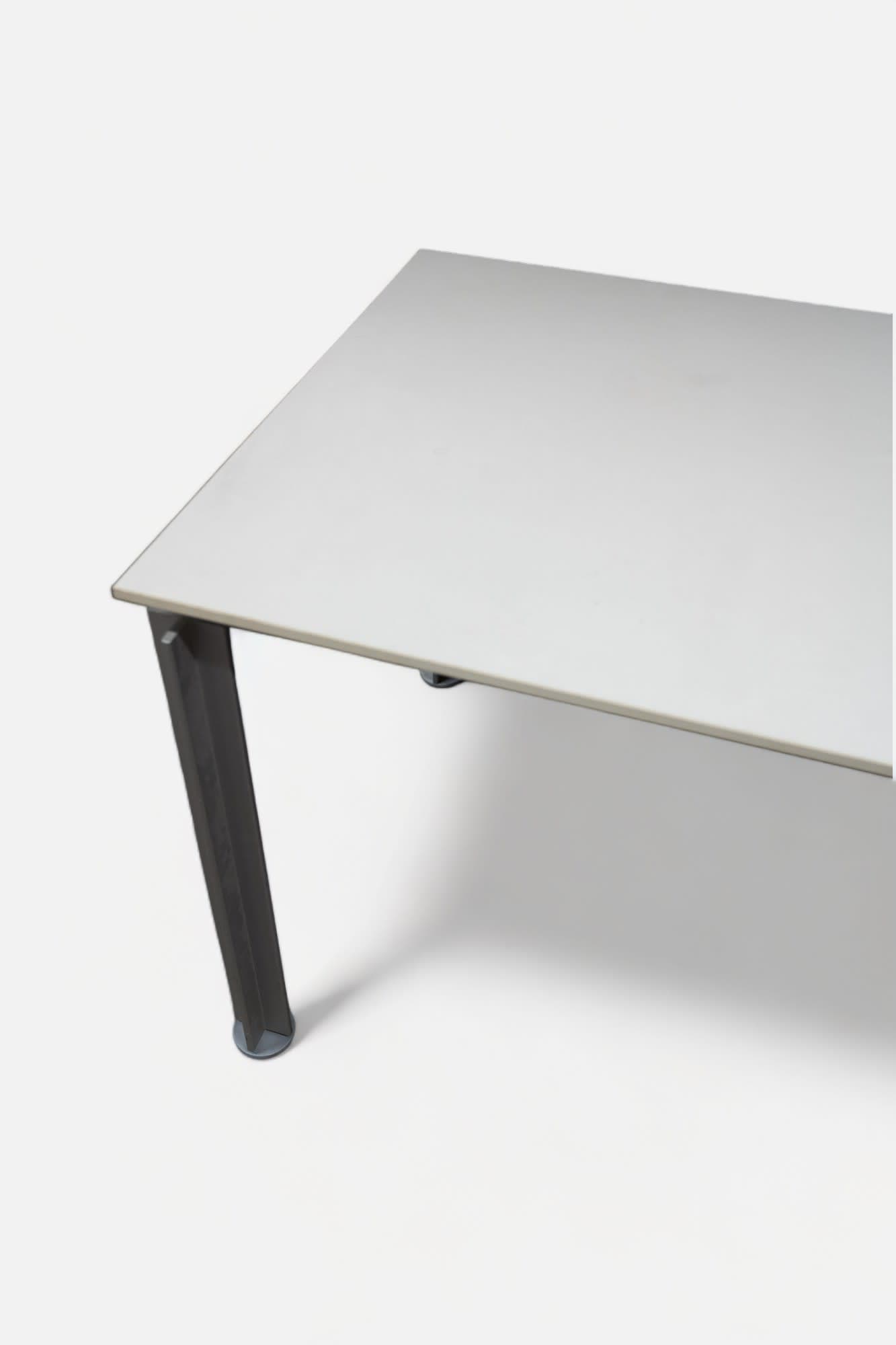 Bulo H20 240cm Bureau en bois avec plateau blanc et pieds gris-2