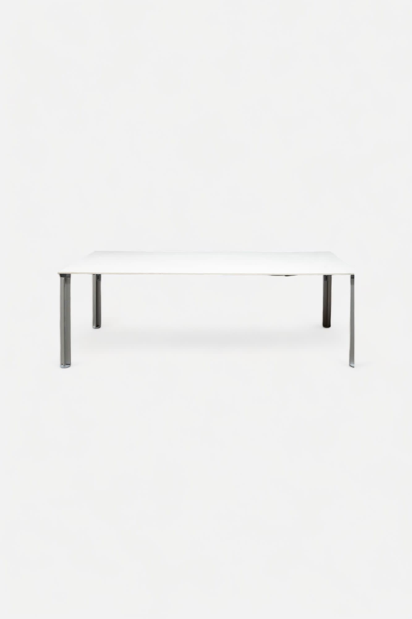 Bulo H20 240cm Bureau en bois avec plateau blanc et pieds gris-0