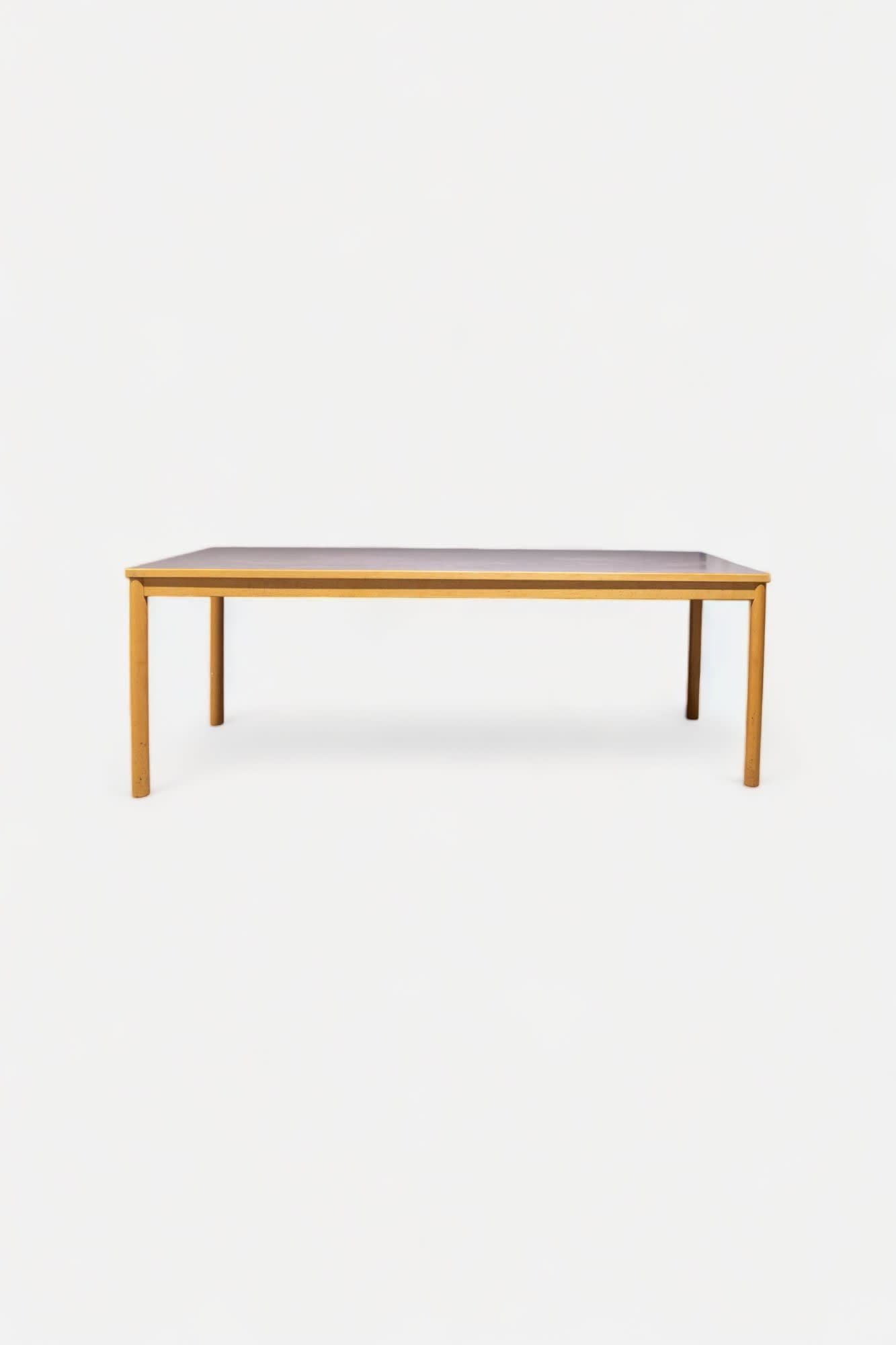 Casala 210cm Houten tafel op houten poten-0