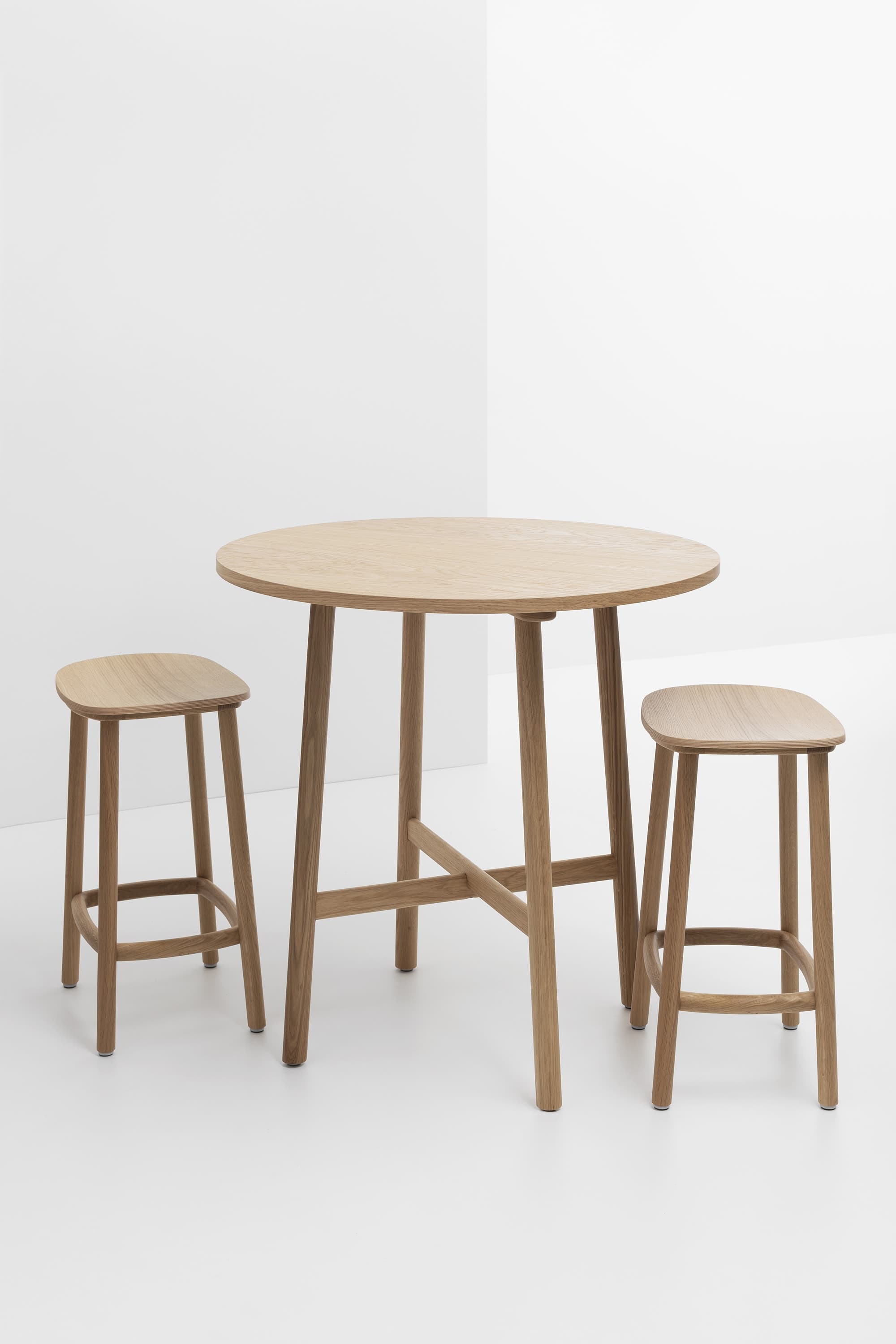 CRUSO 90cm Natural Oak High Wooden Round Table -4
