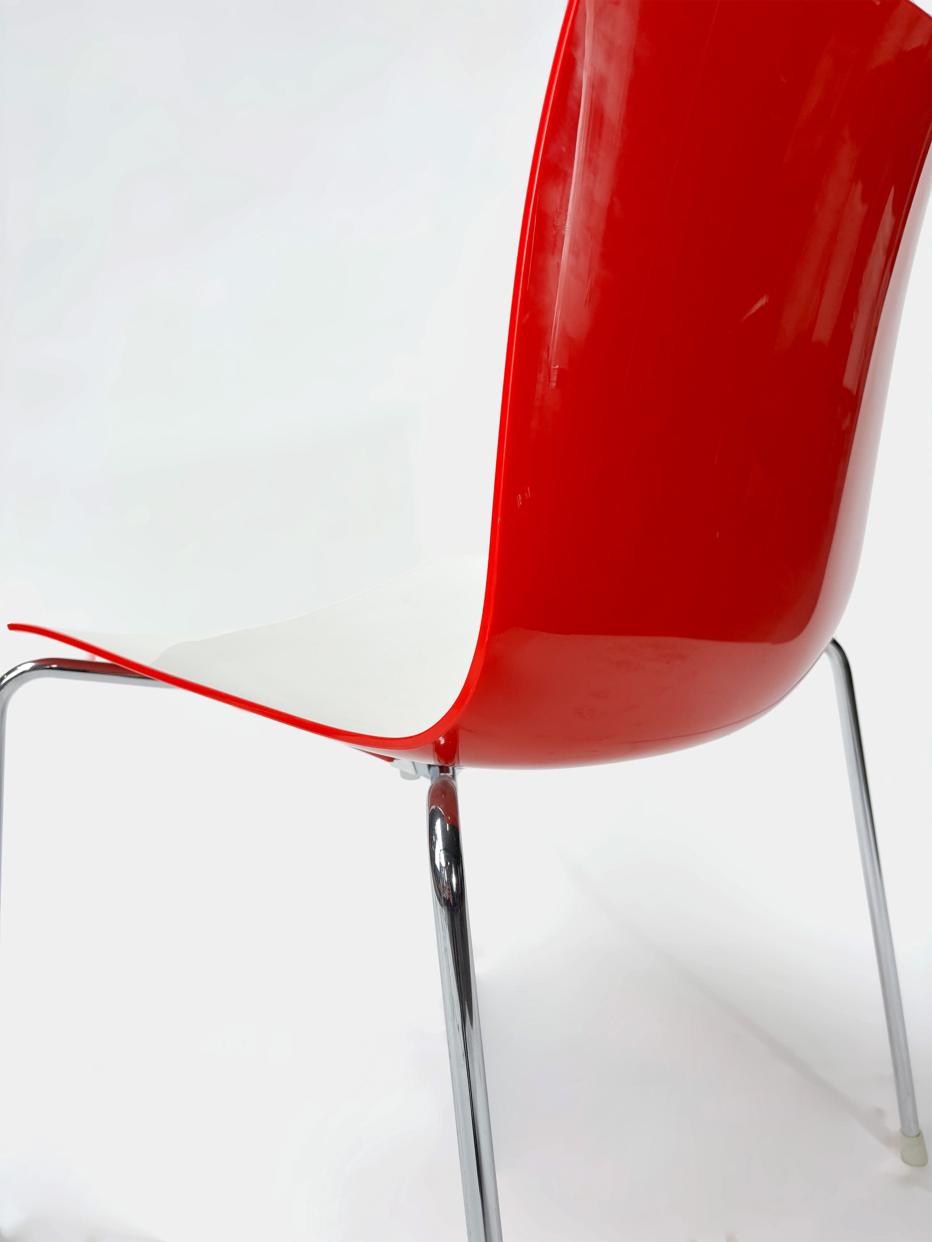 ARPER Chaise en plastique rouge et blanc - Relieve Furniture
