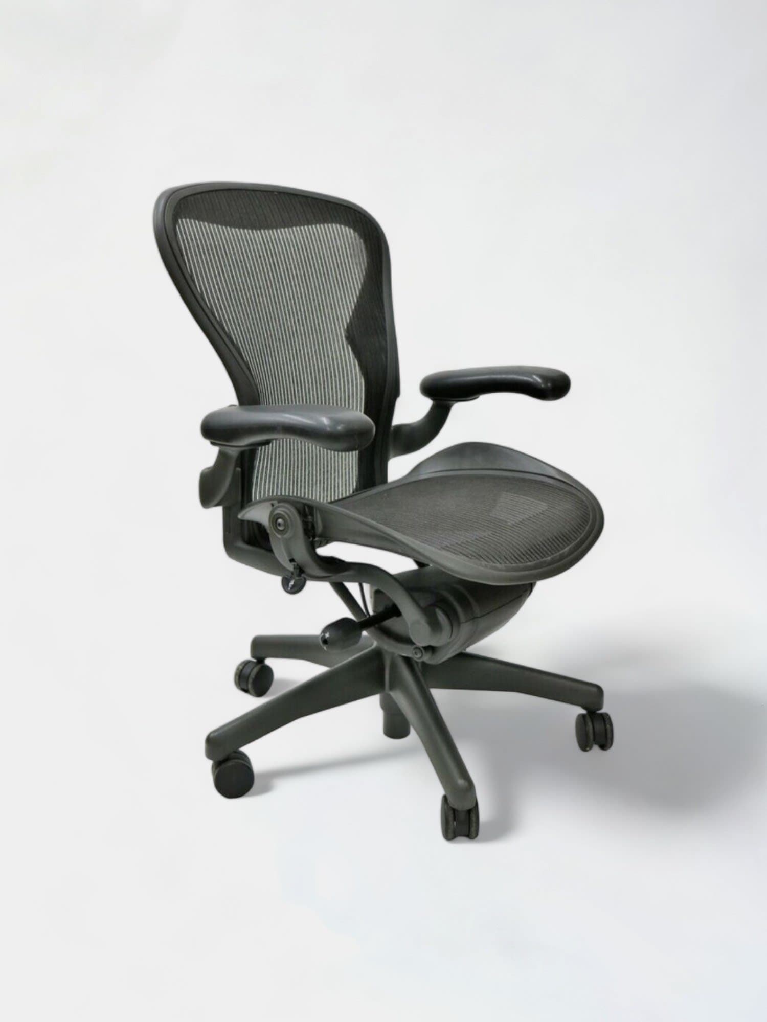 Herman Miller Aeron Classic Basic Graphite black mesh office chair size B - Relieve Furniture