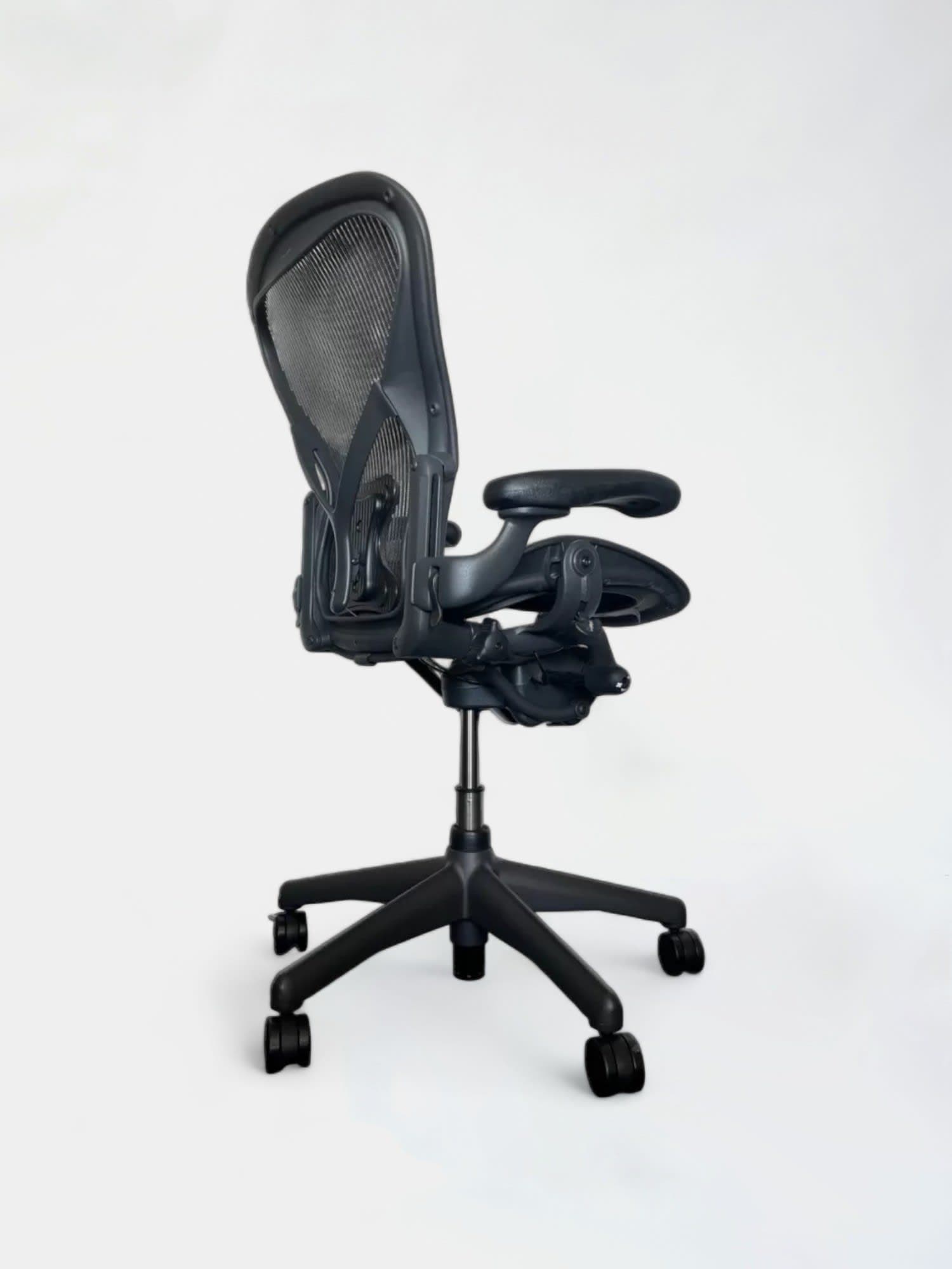 Herman Miller Aeron Graphite Posture Fit Full Option office chair-2