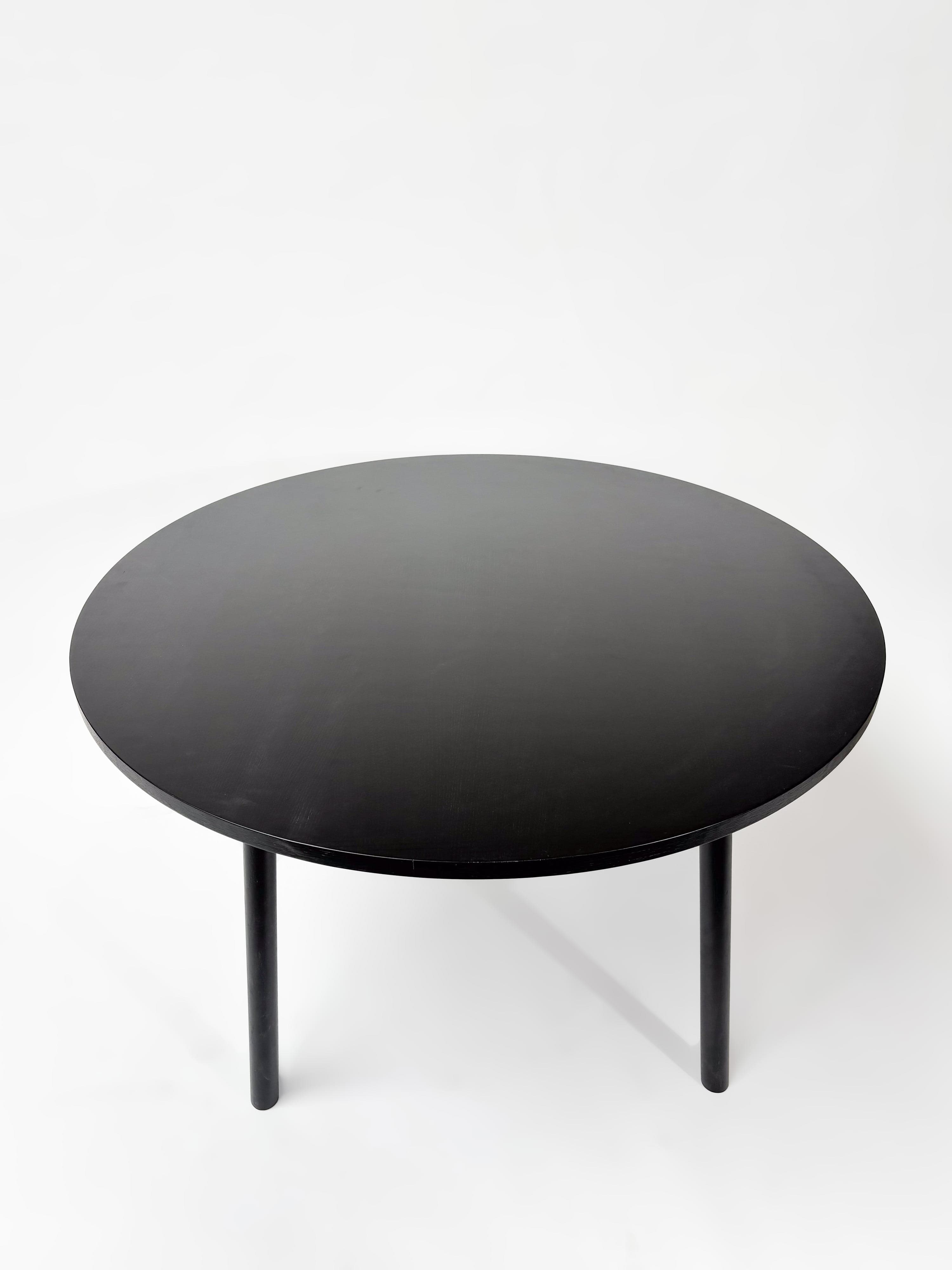 Table CRUSO 120cm en bois noir avec quelques rayures-2