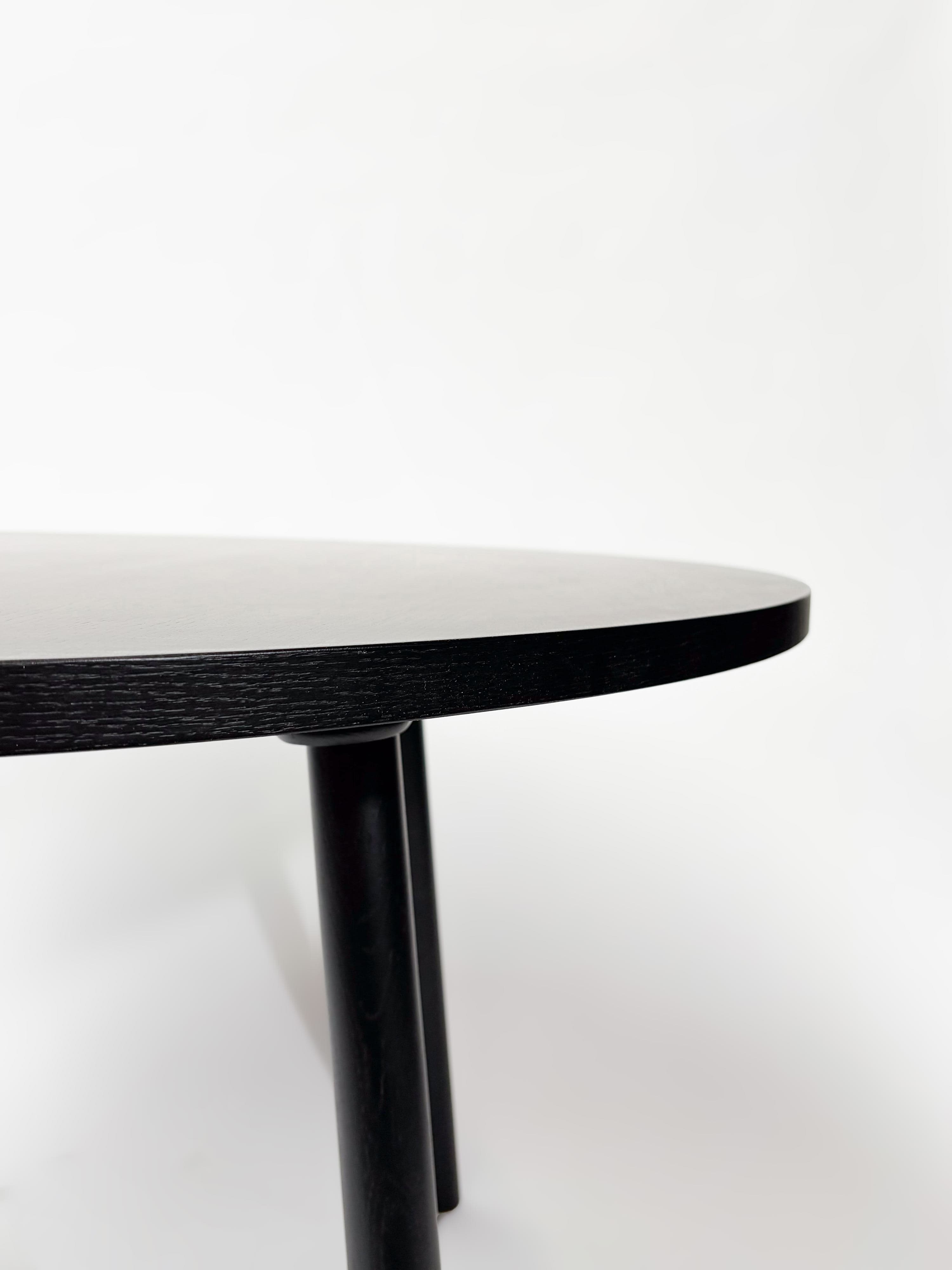 Table CRUSO 120cm en bois noir avec quelques rayures-3