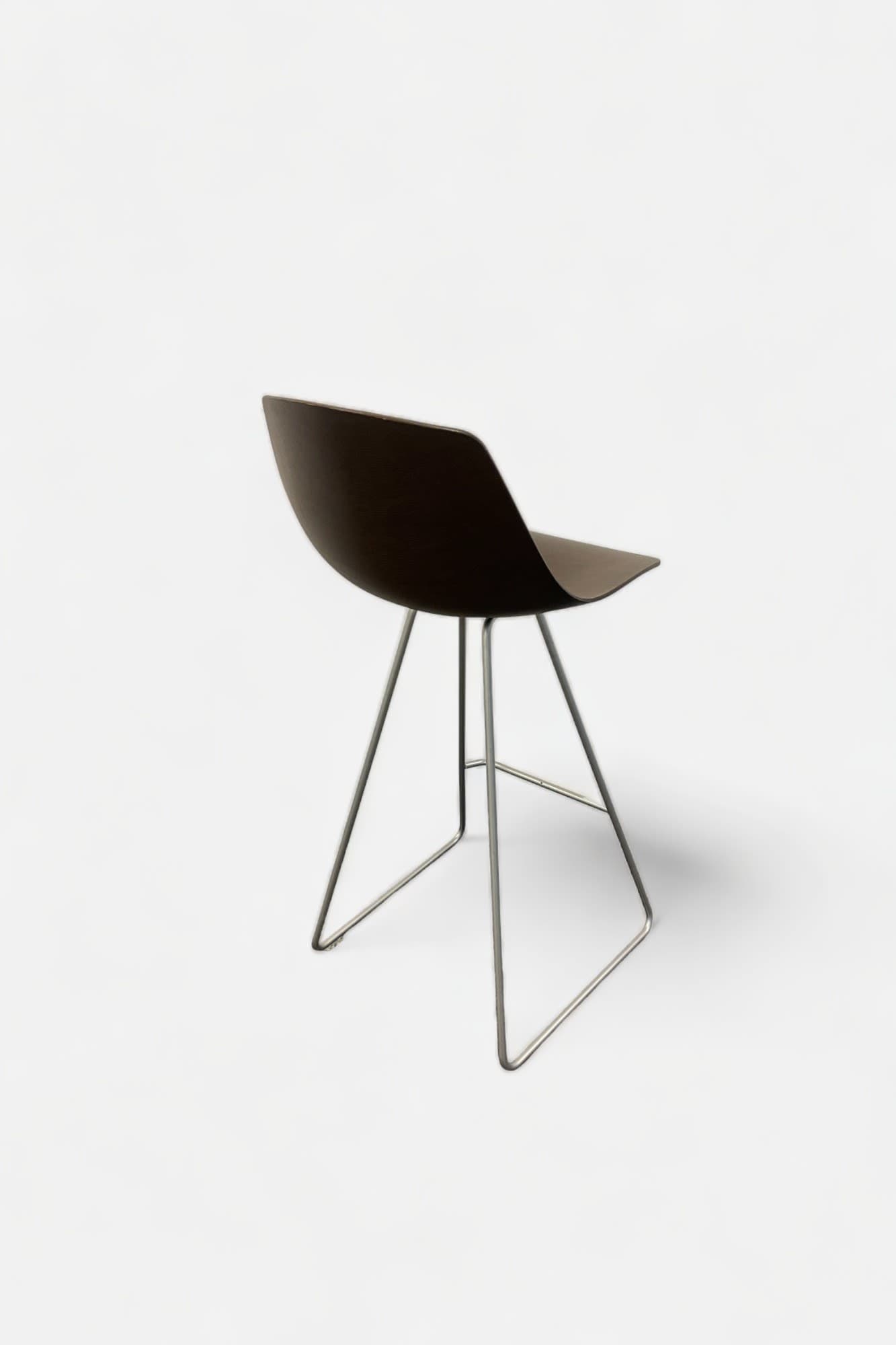 Tabouret de cuisine marron sur pieds métalliques-1