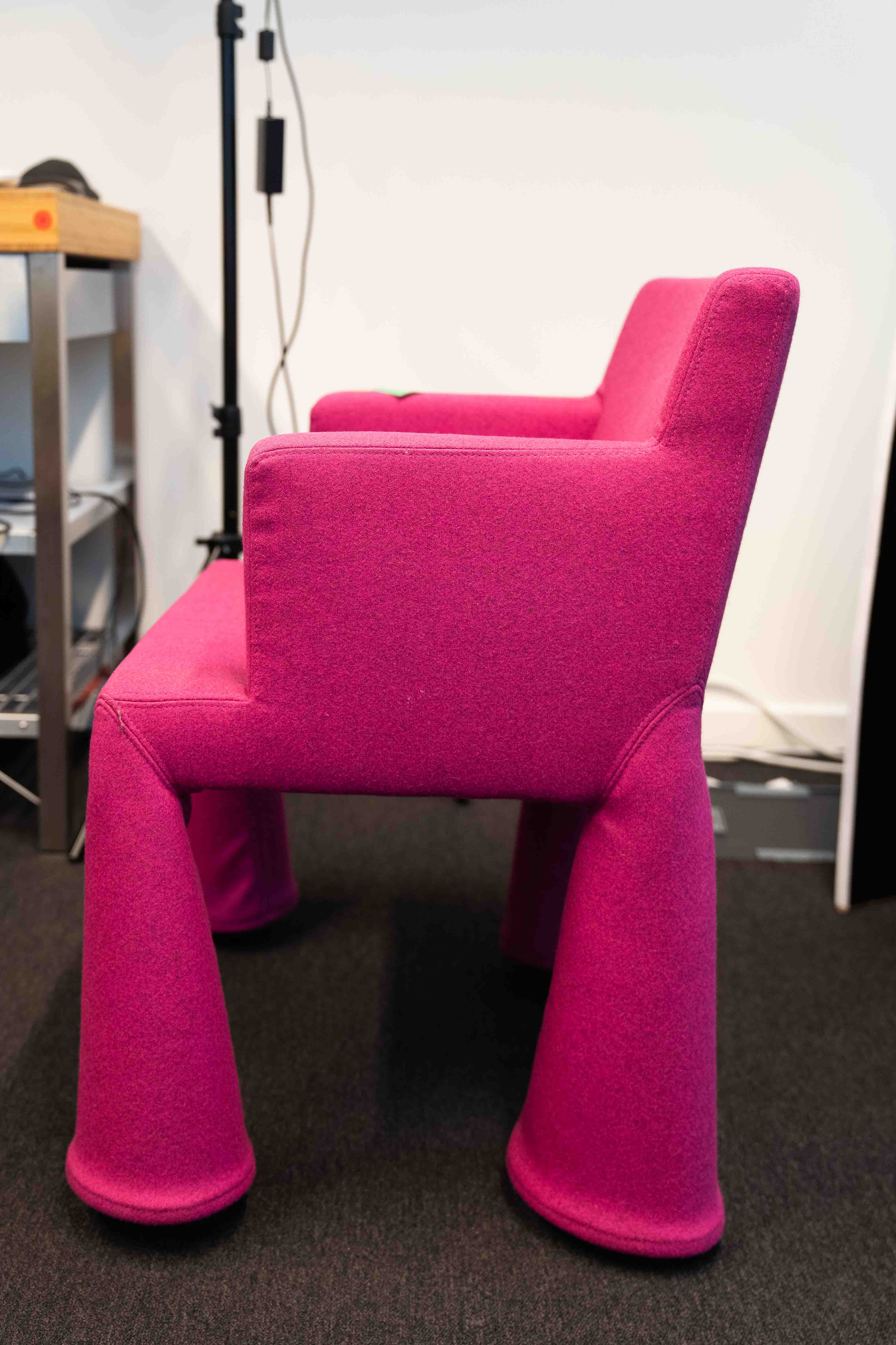 Mooie fushia WoolBlend Loveseat with Retro Button Accents-copy on wheels-4