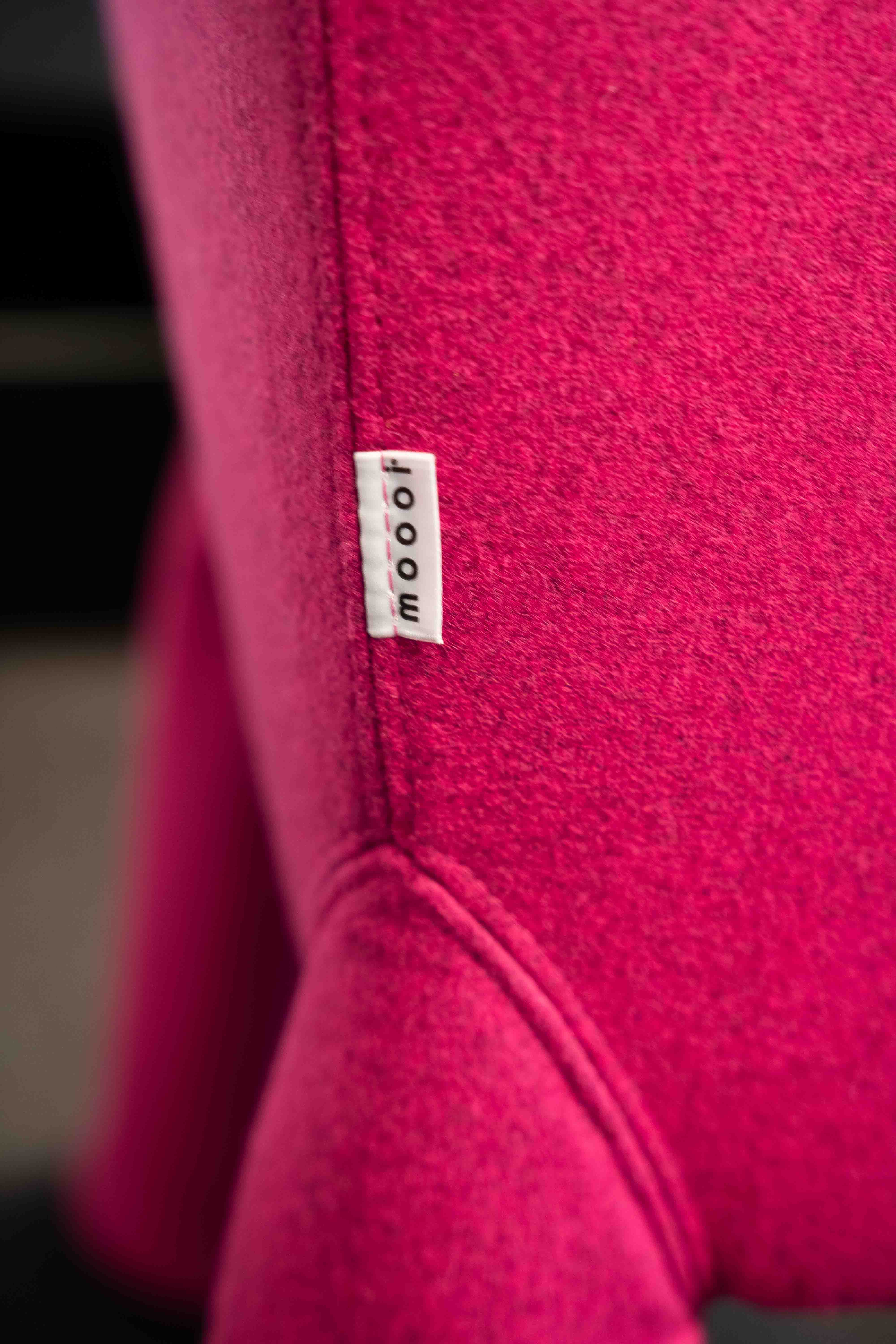 Mooie fushia WoolBlend Loveseat with Retro Button Accents-copy on wheels-3