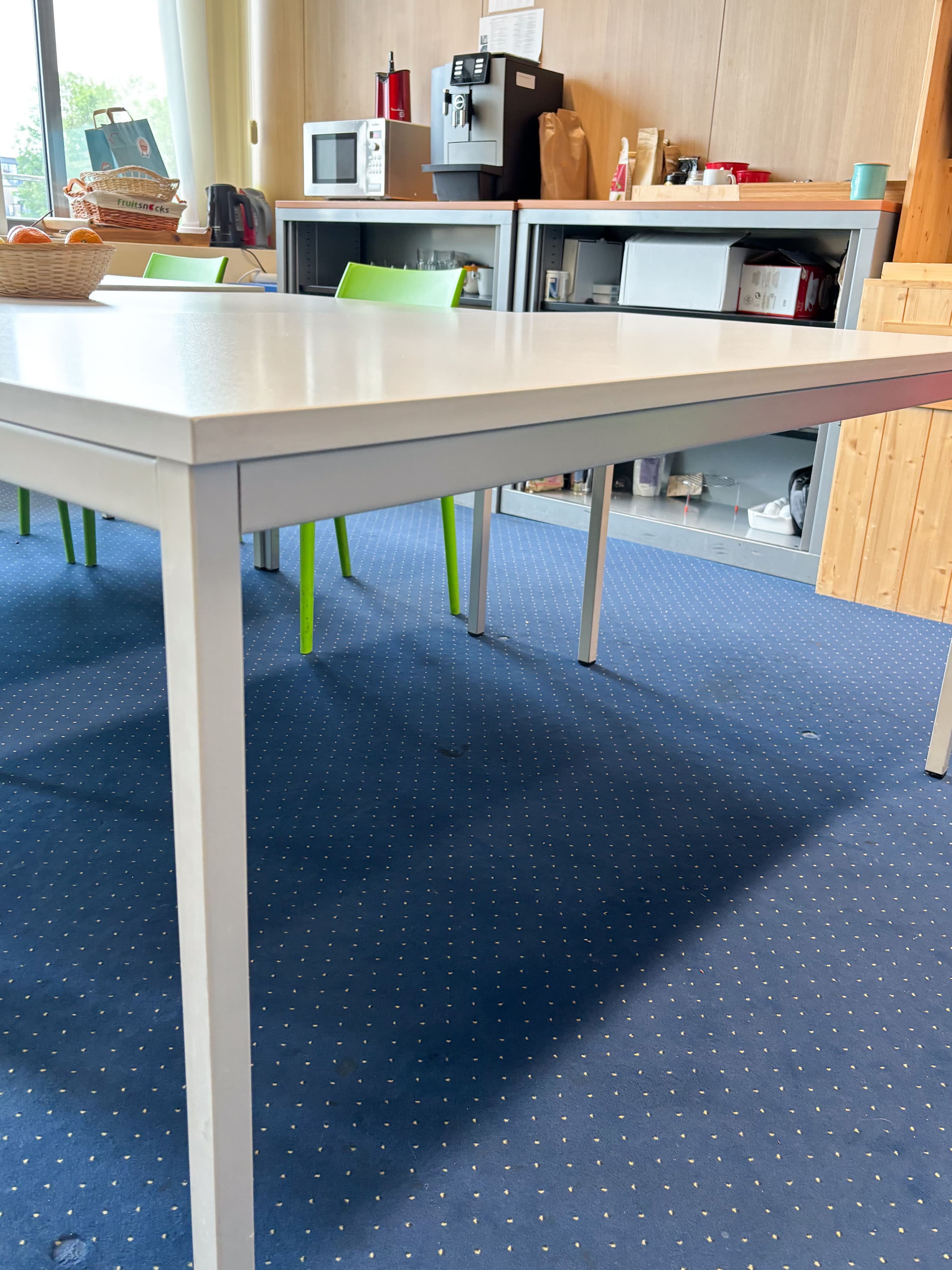 160cm White/light grey Laminate Table