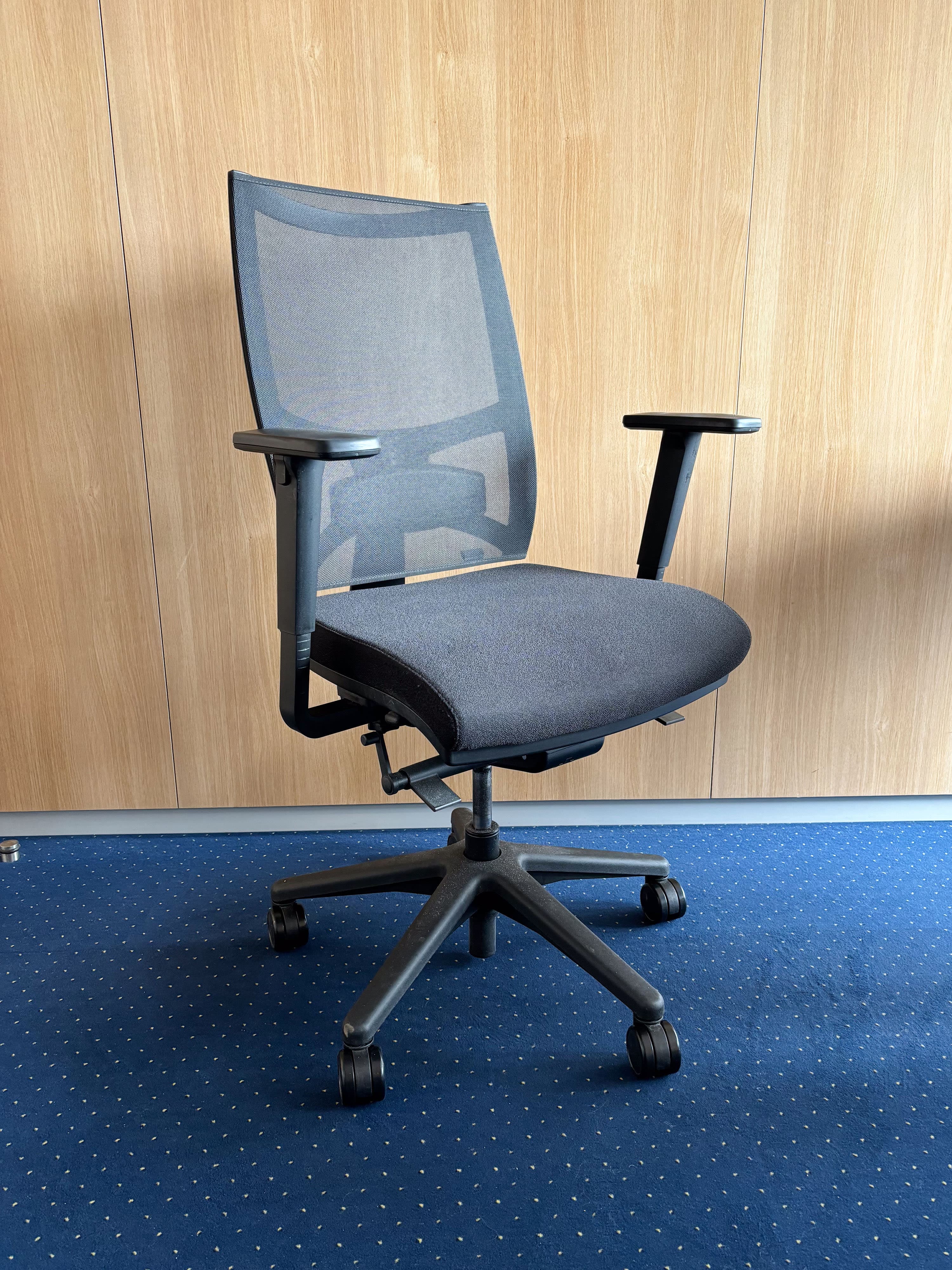 Buromarket black office chair-6
