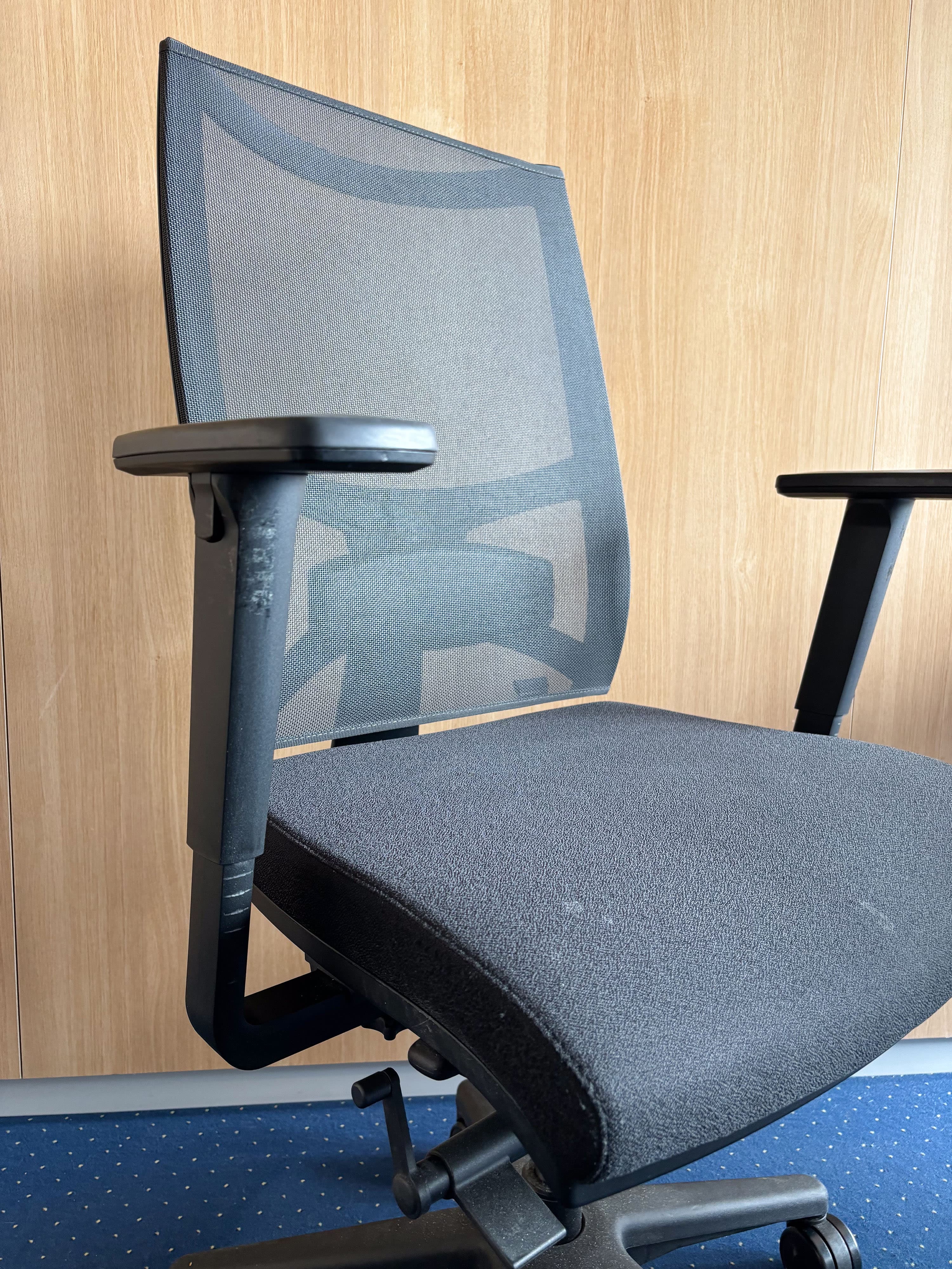 Buromarket black office chair-5