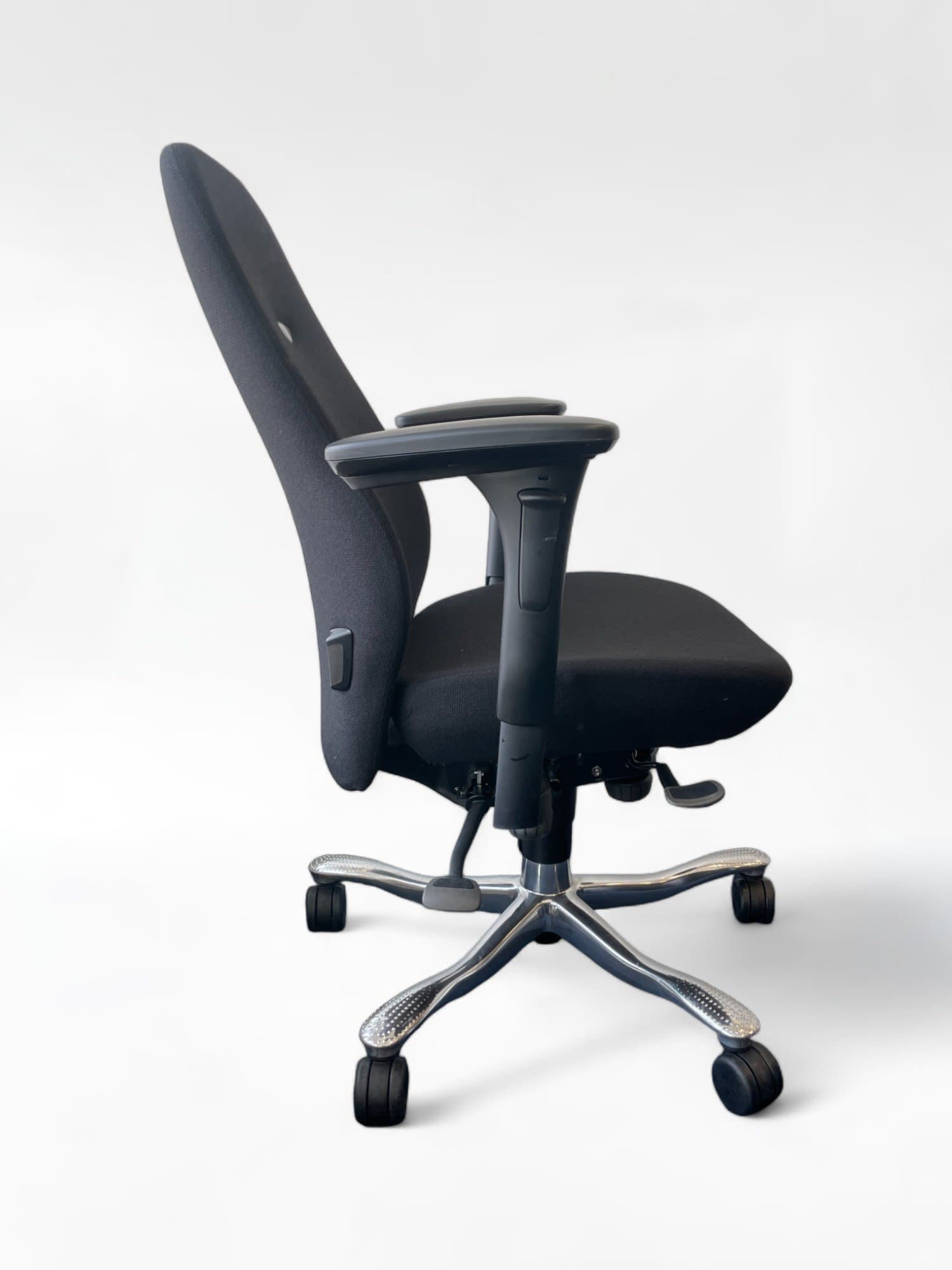Kinnarps Chaise de bureau en tissu noir avec accoudoirs-4