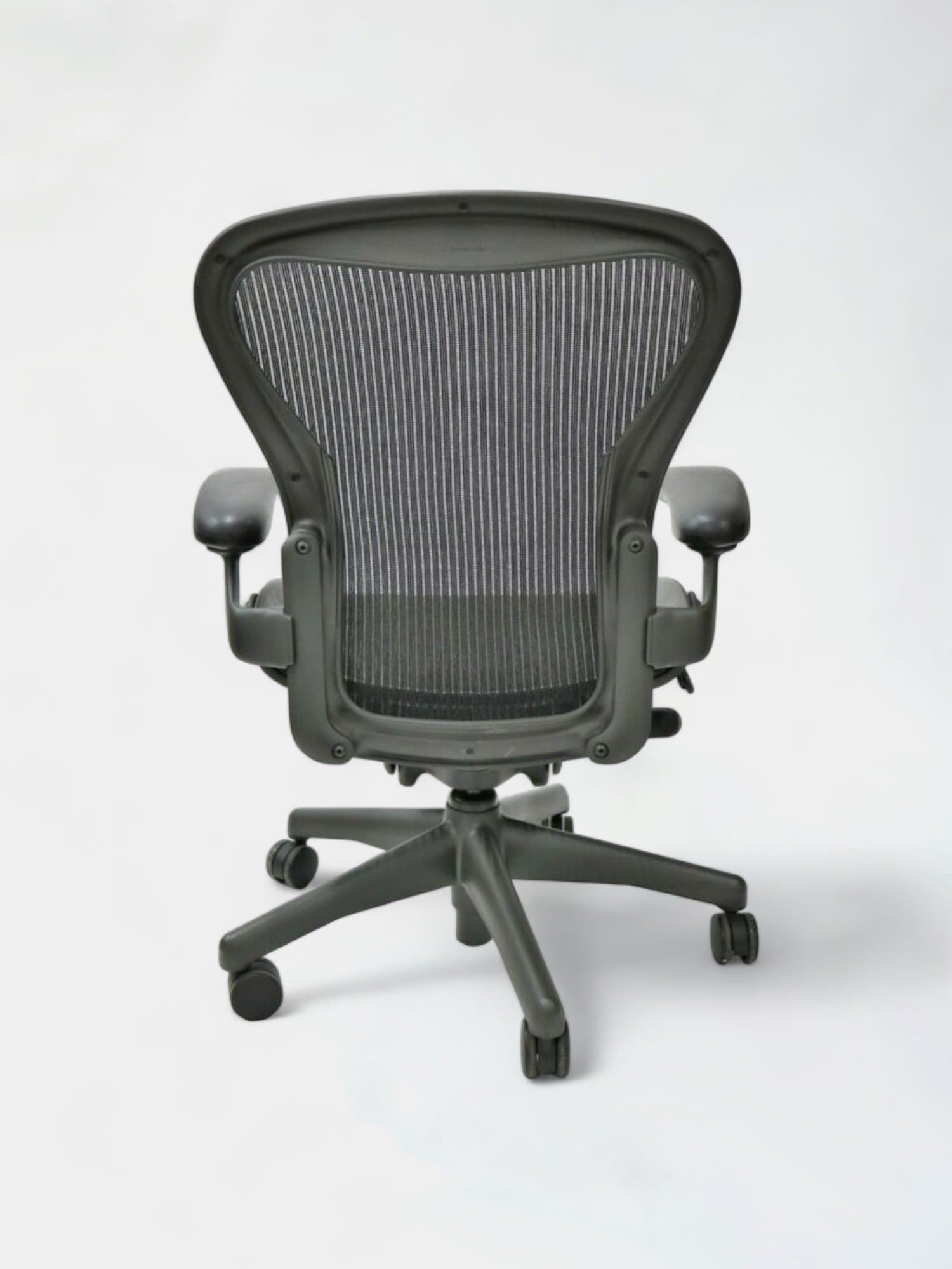 Herman Miller Aeron Classic Basic Graphite zwart mesh bureaustoel maat B-2