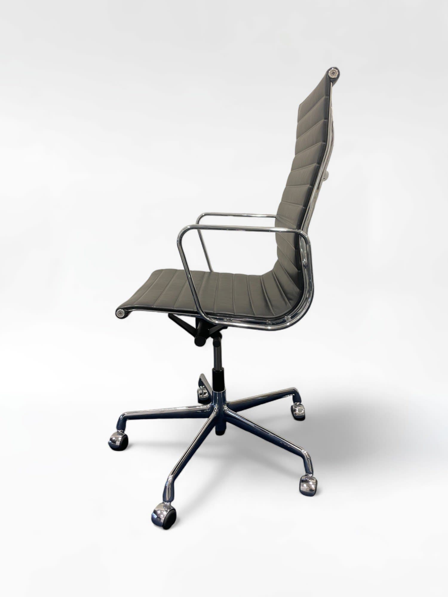 Vitra Eames Leather Black Chair EA119-1