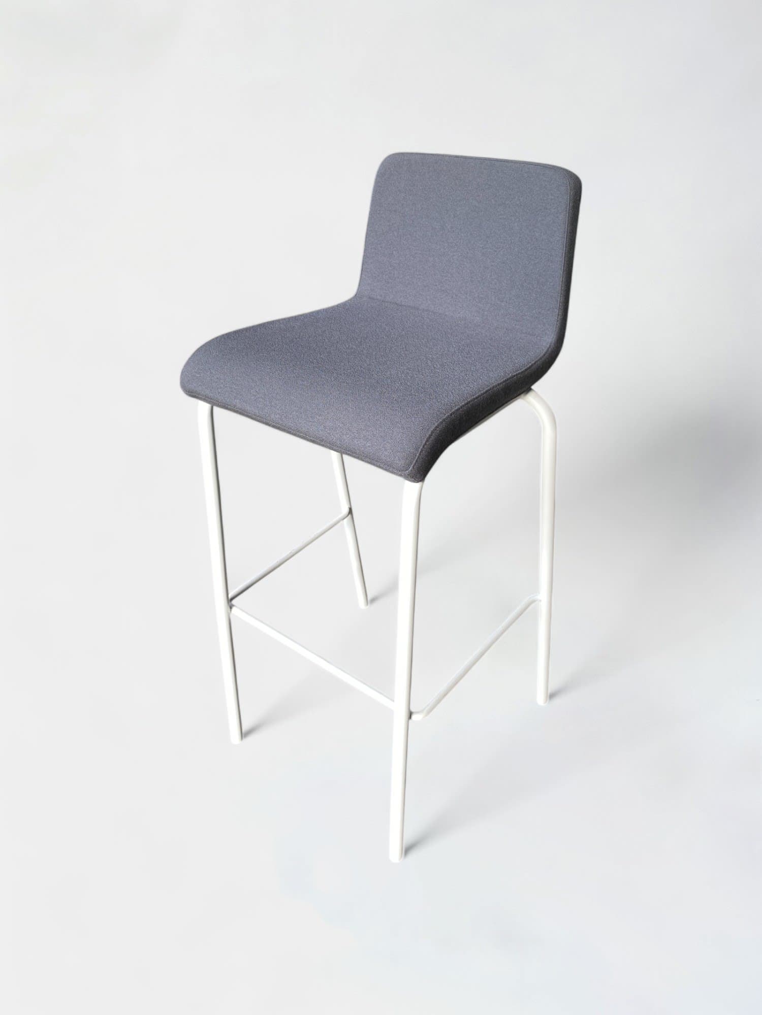 Steelcase Chaise haute grise sur pieds blancs-2