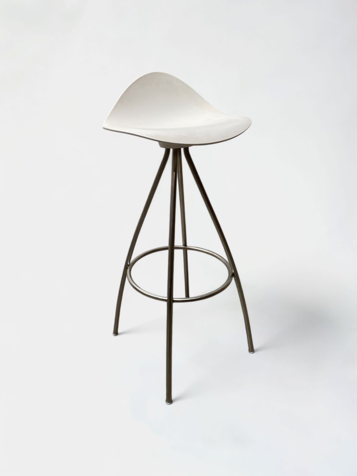 Tabouret en plastique blanc avec cadre en métal-0