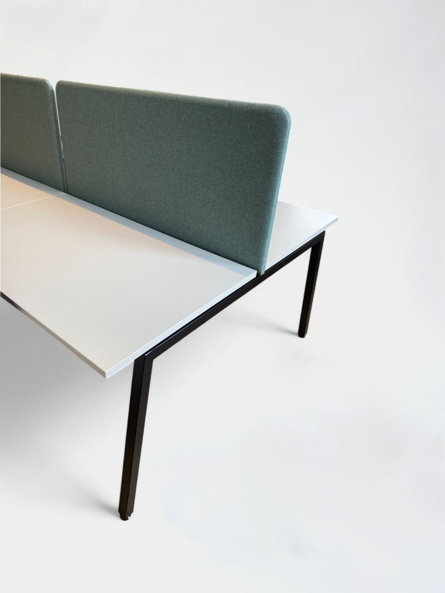 Bureau 4 personnes en stratifié blanc sans séparateur vert-2