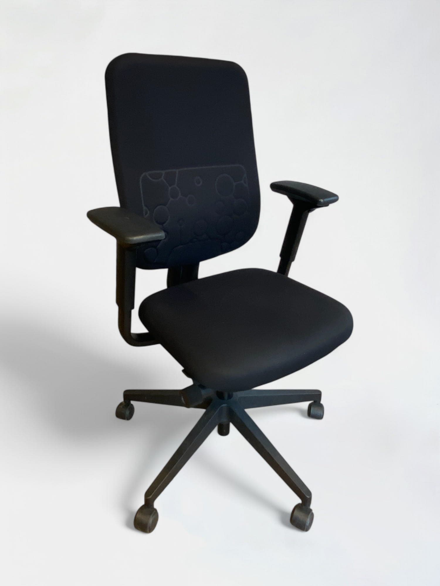 Steelcase Chaise de bureau en tissu noir avec accoudoirs réglables-0