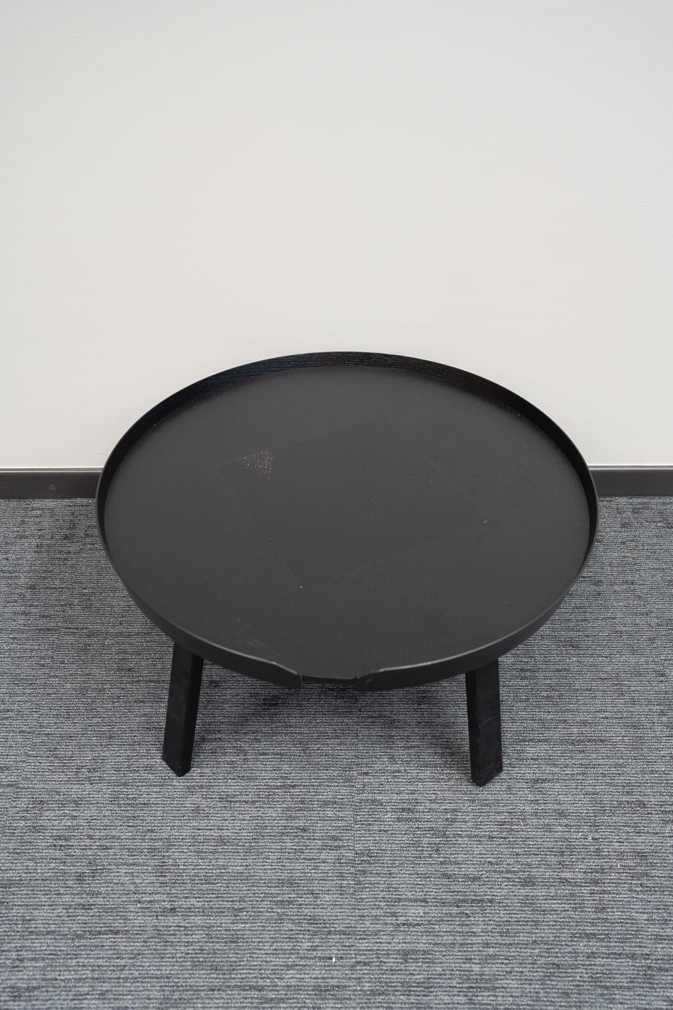 Grande table basse Muuto en bois brun foncé-1