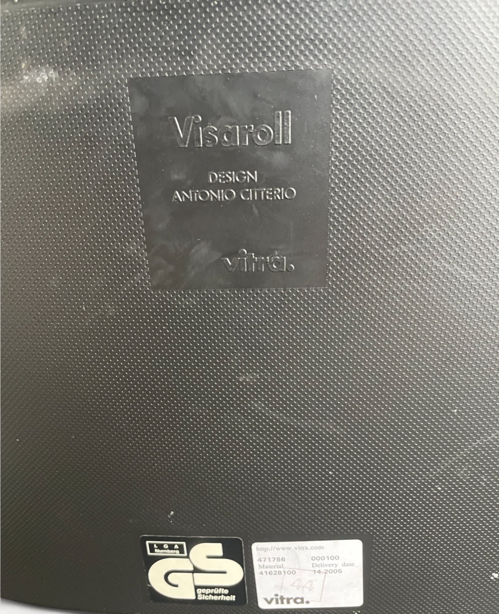 Vitra Visaroll dark grey with Black back design Antonio Citterio-4