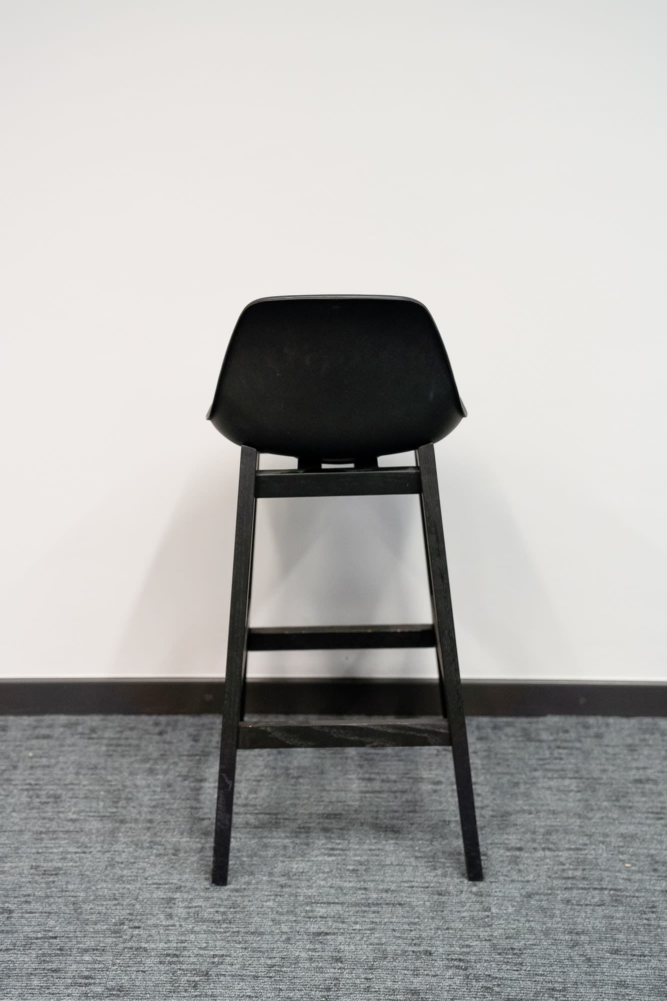 Tabouret 75cm en bois noir avec assise en plastique et cuir synthétique-2