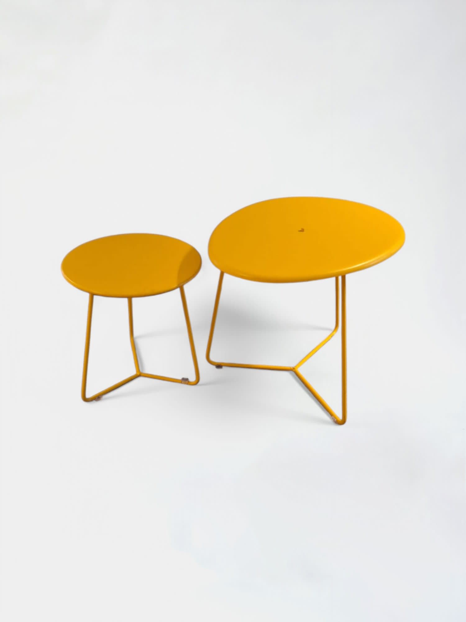 Table ronde jaune Fermob (lot de 2 tables)-0