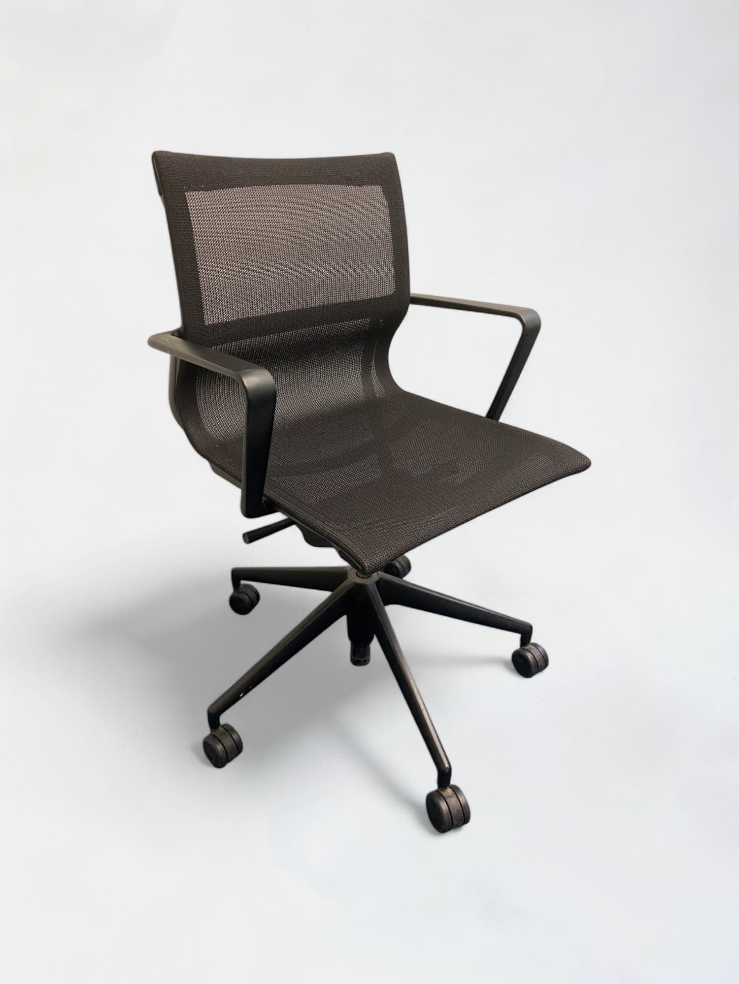 Vitra Physix Black, chaise de réunion en treillis avec pieds noirs-0