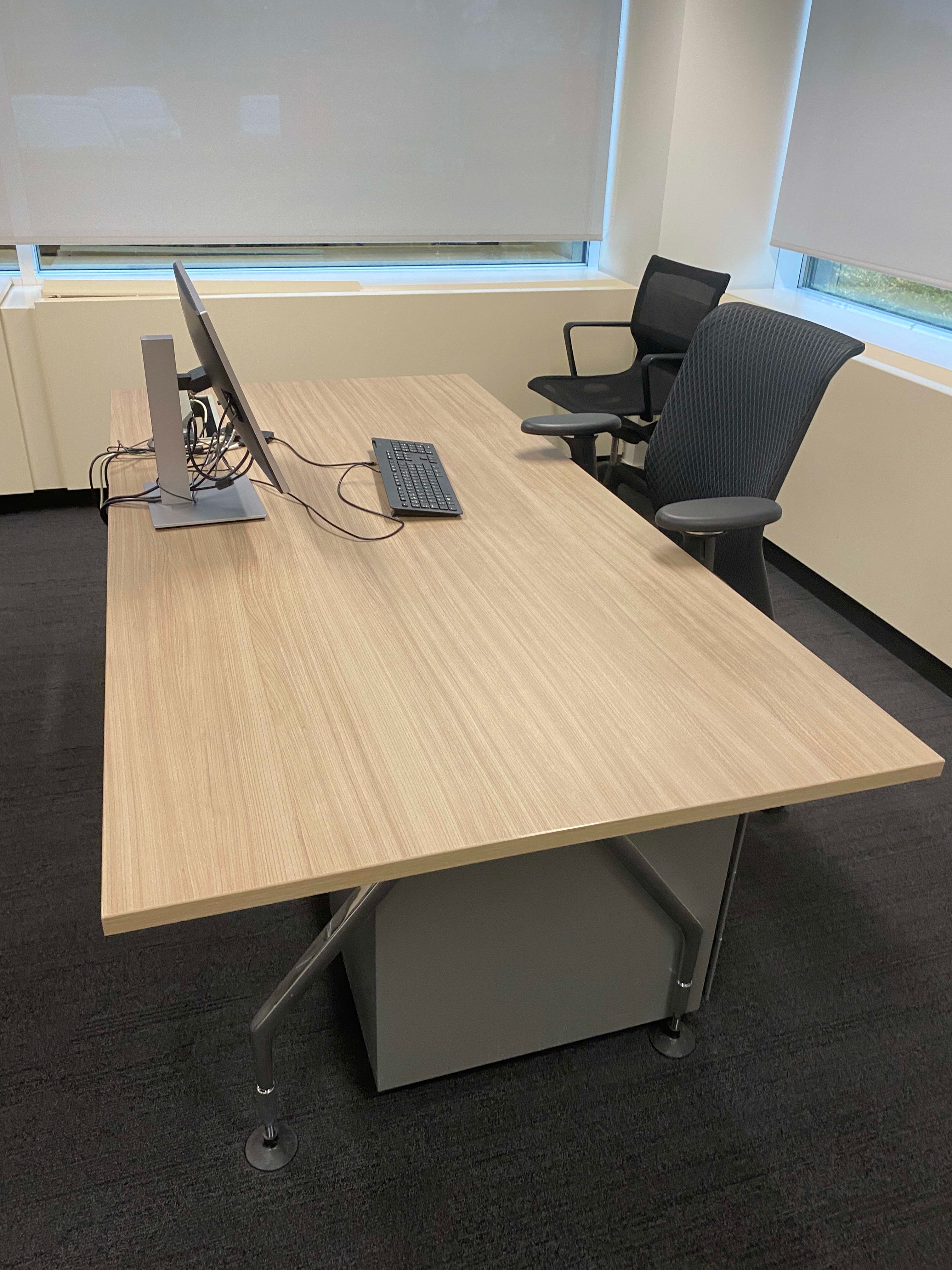 Vitra 200cm gelamineerd houten bureau op verchroomde poten-0