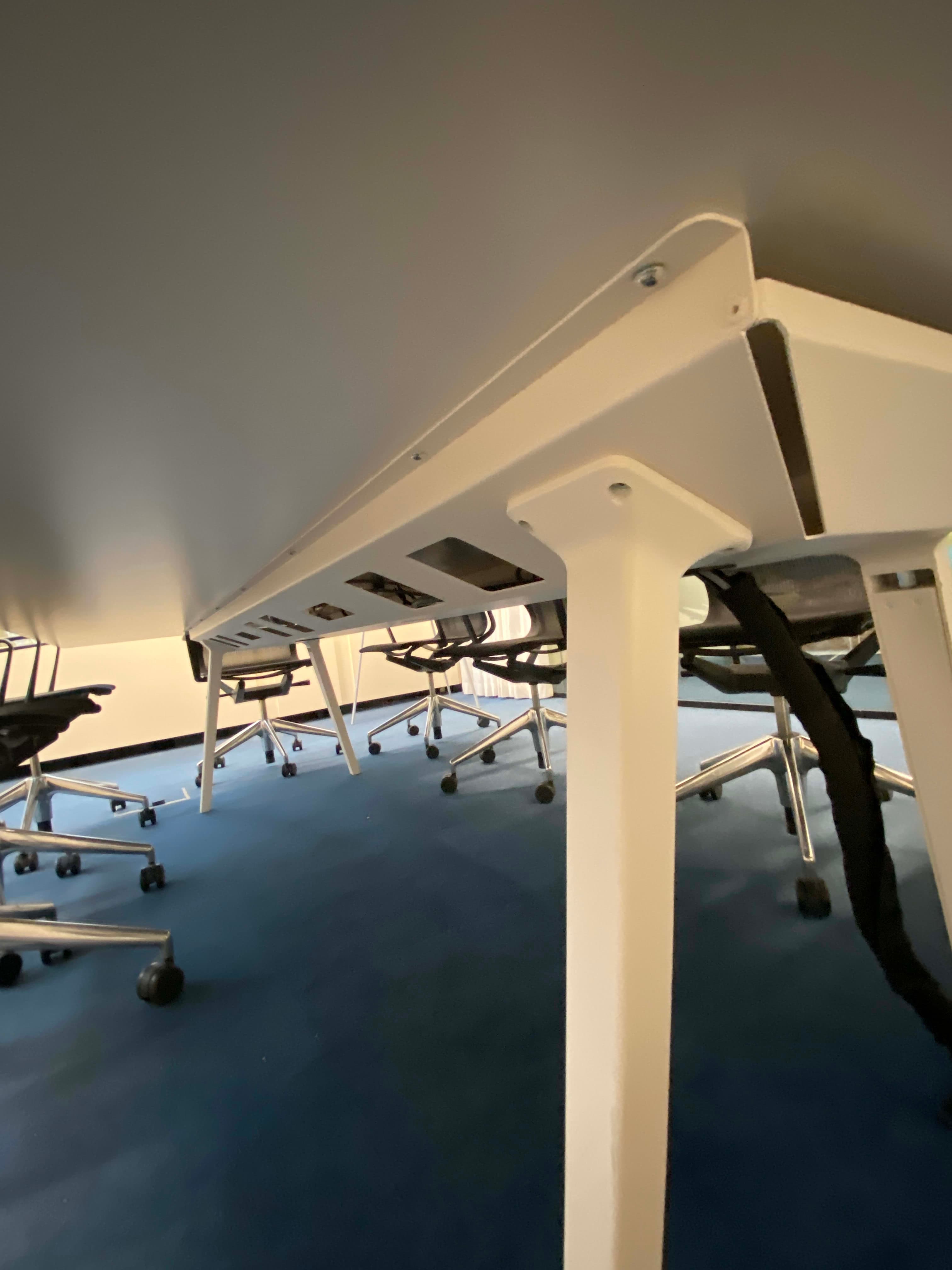 Vitra Joyn 320cm White Meeting table with top access-1