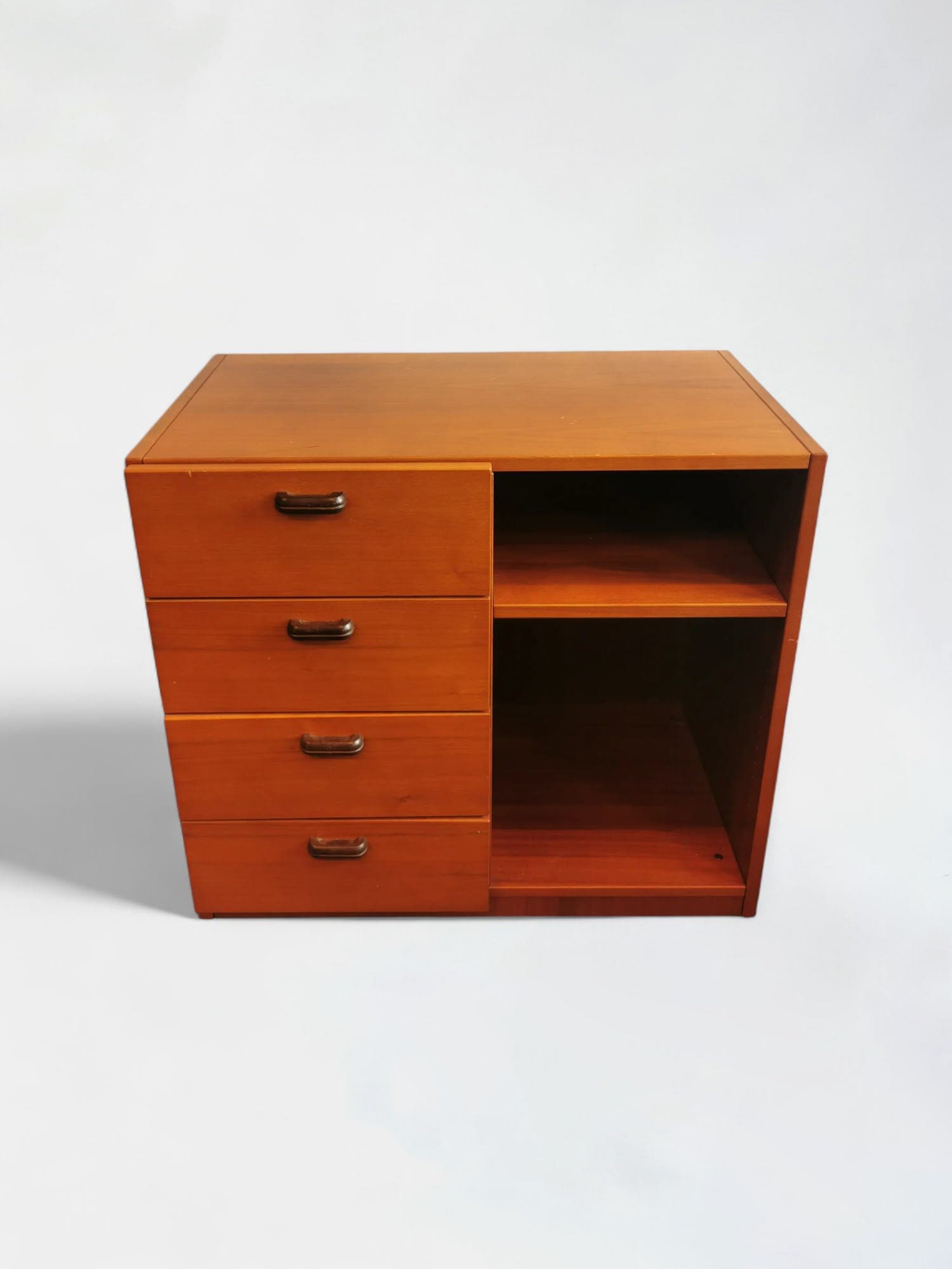 Rangement vintage en bois foncé avec tiroirs - Relieve Furniture