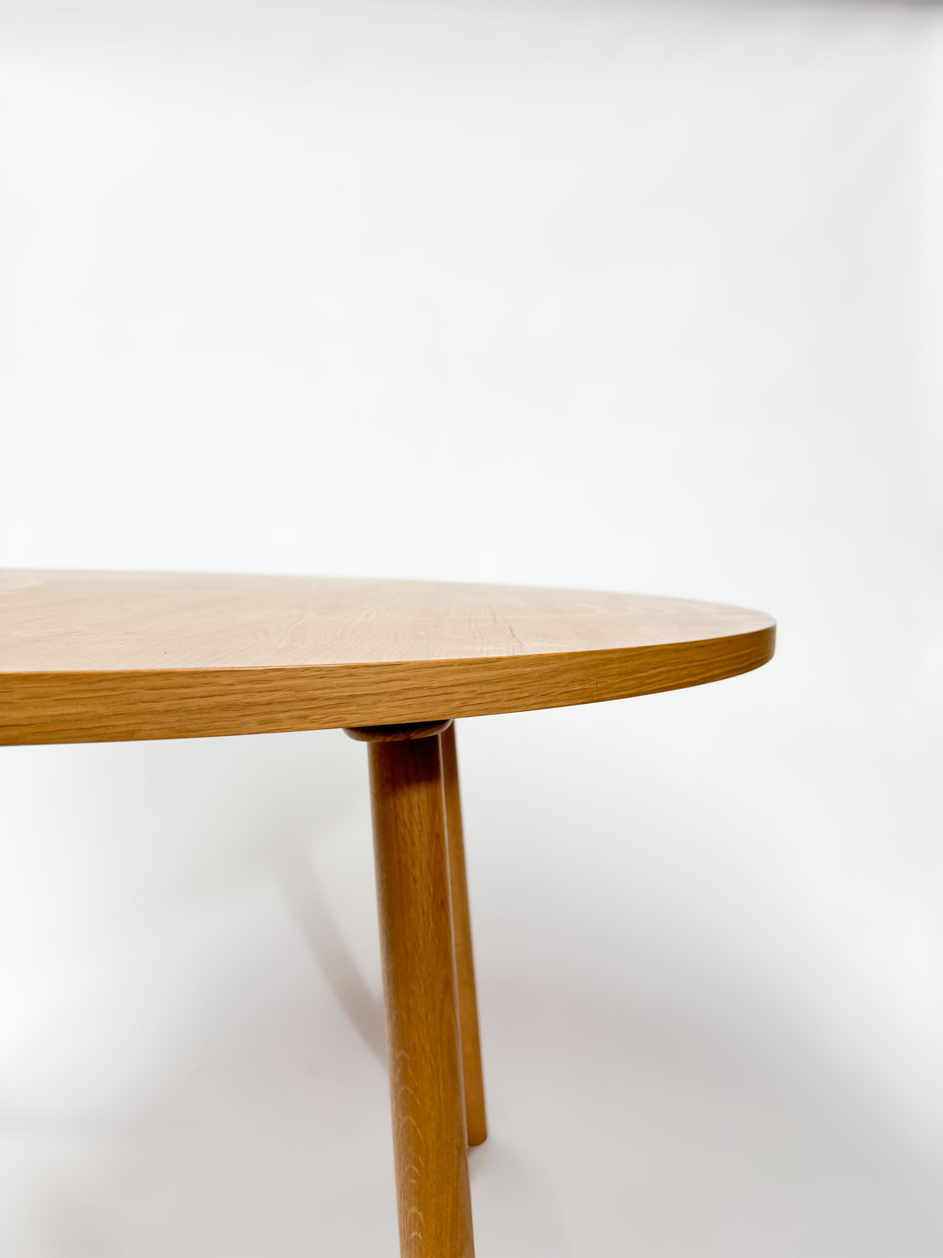 CRUSO Table ronde en chêne naturel - 120cm-2