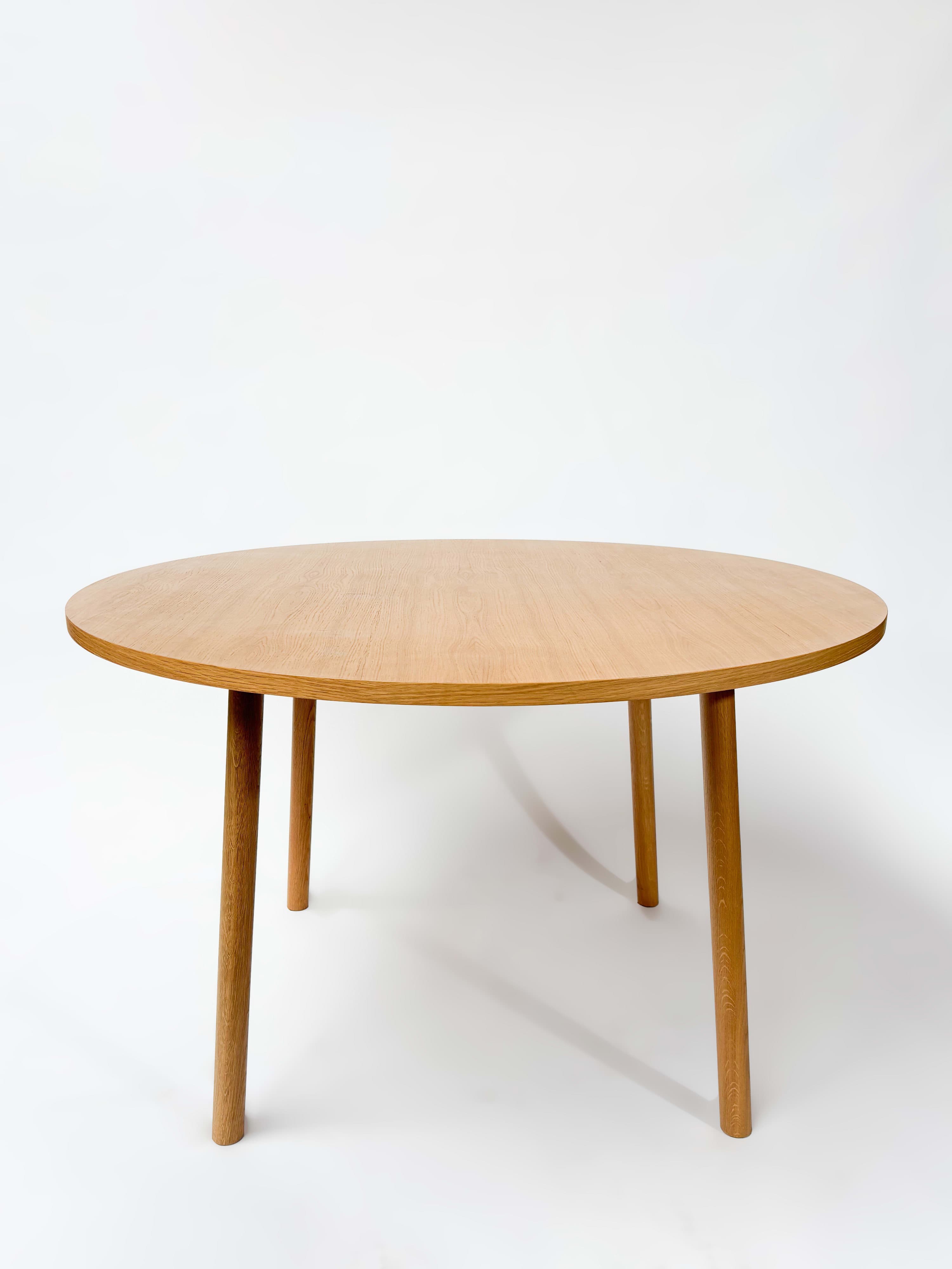 CRUSO Table ronde en chêne naturel - 120cm-1