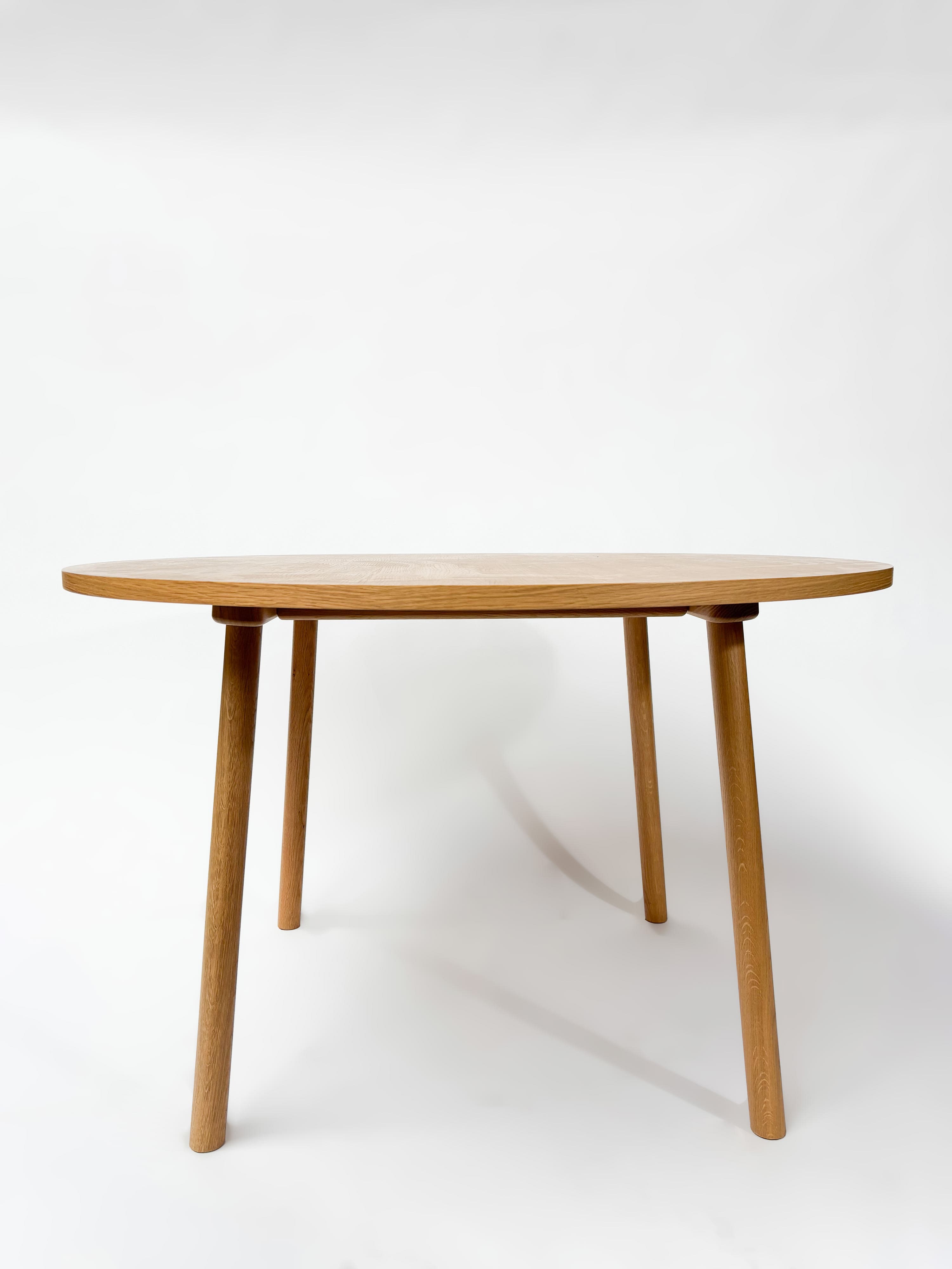 CRUSO Table ronde en chêne naturel - 120cm-3