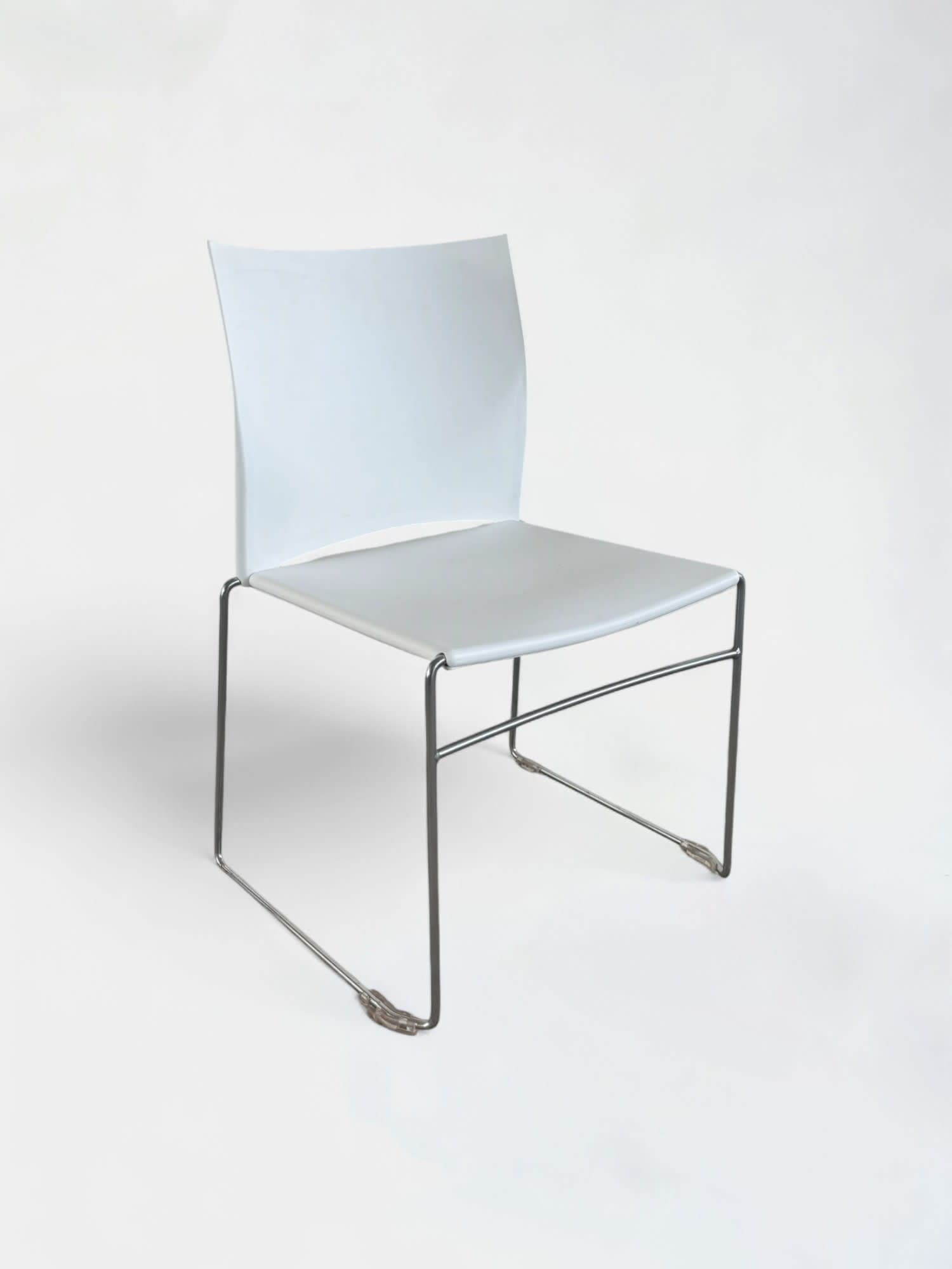 Witte kunststof stoel met verchroomd stalen frame-0
