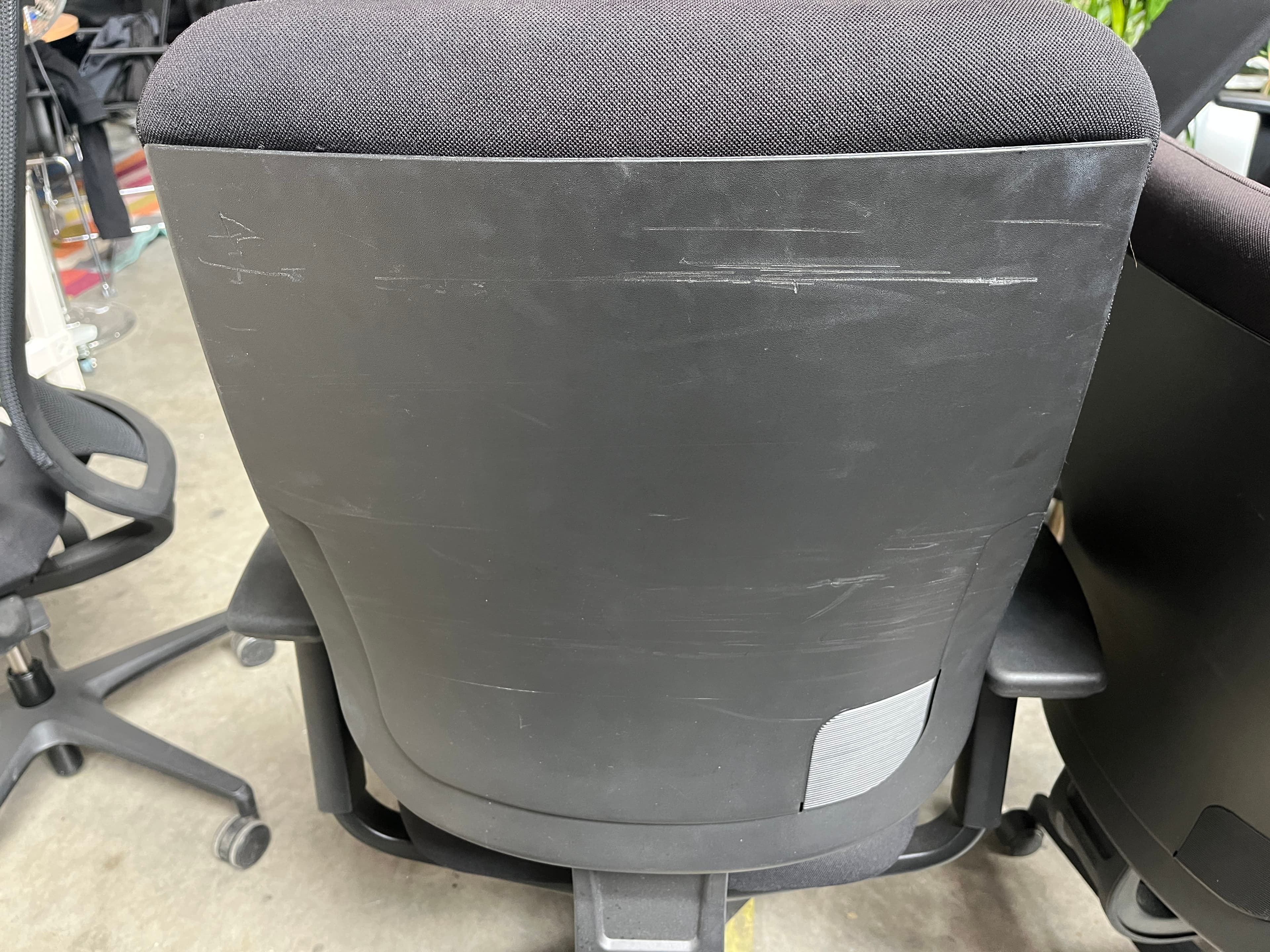 Steelcase Chaise de bureau en tissu noir avec accoudoirs réglables-5