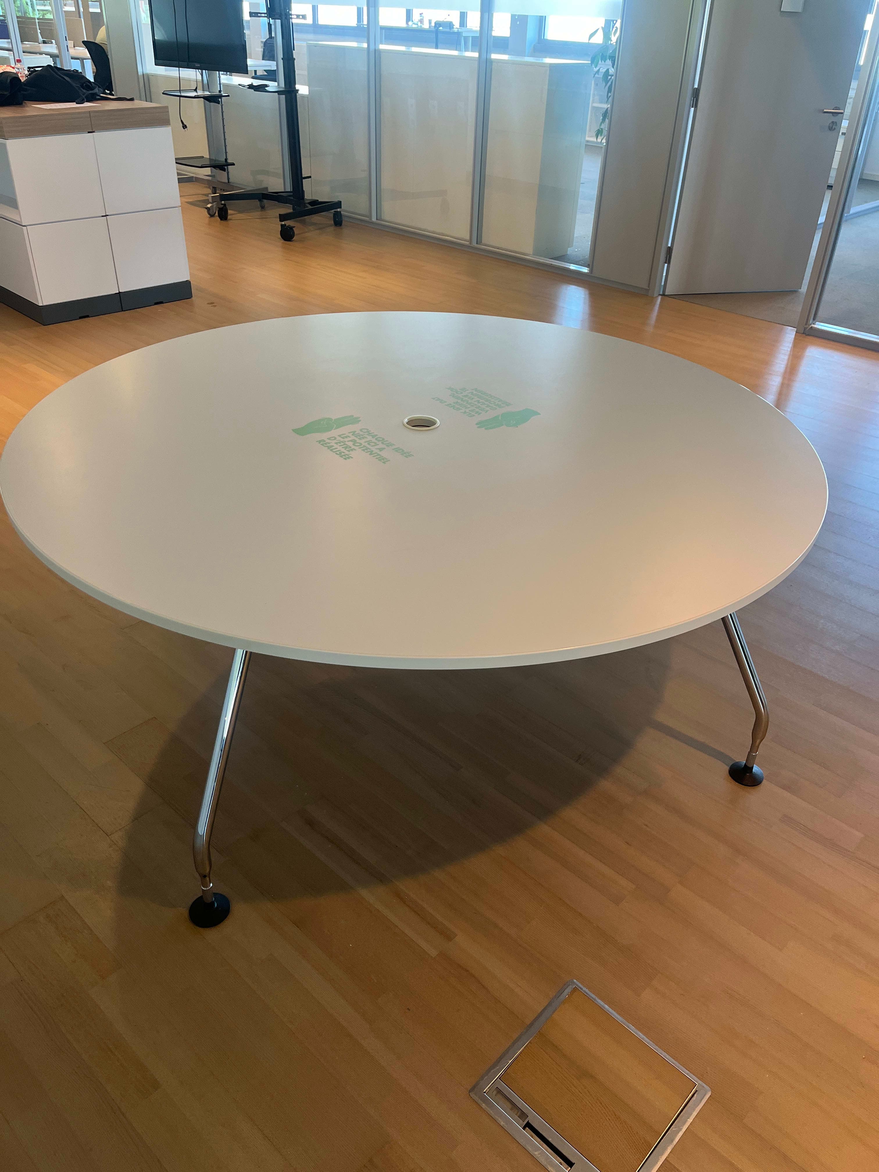 Vitra Ad Hoc 180cm table ronde blanche-3