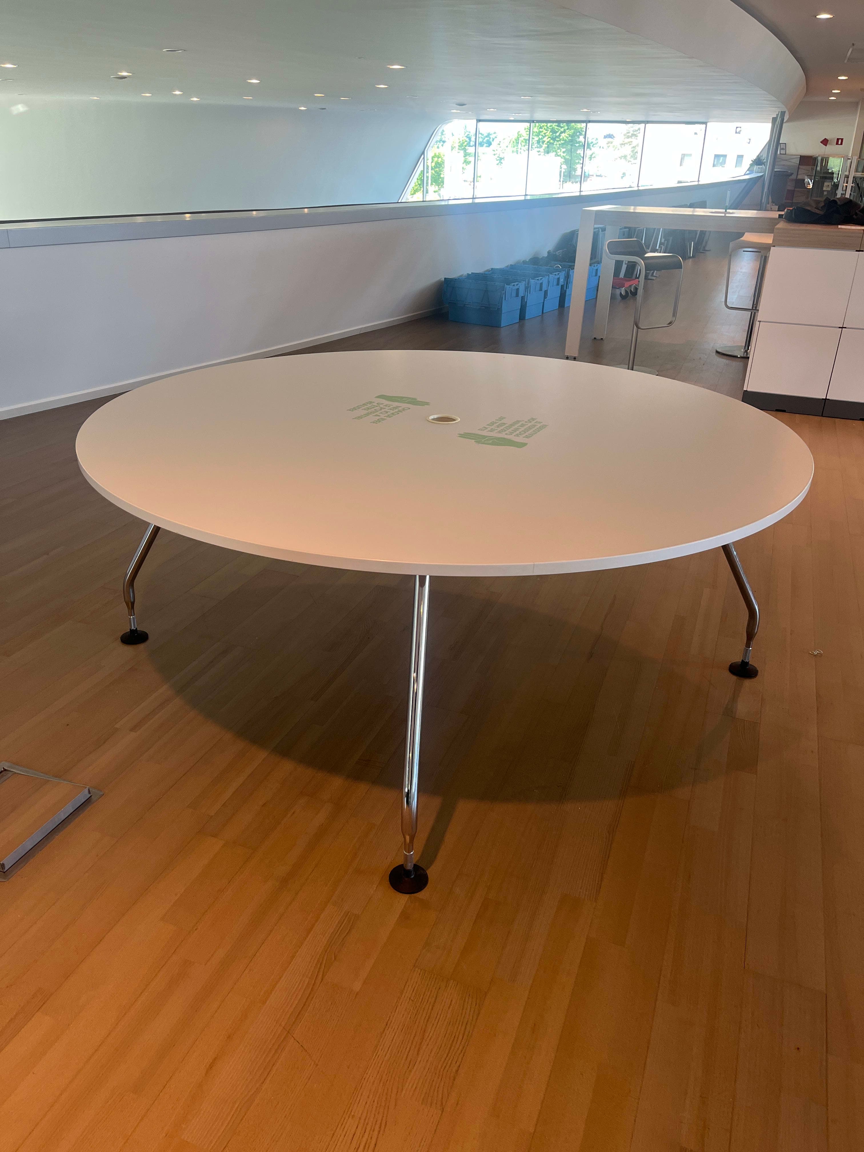 Vitra Ad Hoc 180cm table ronde blanche-2