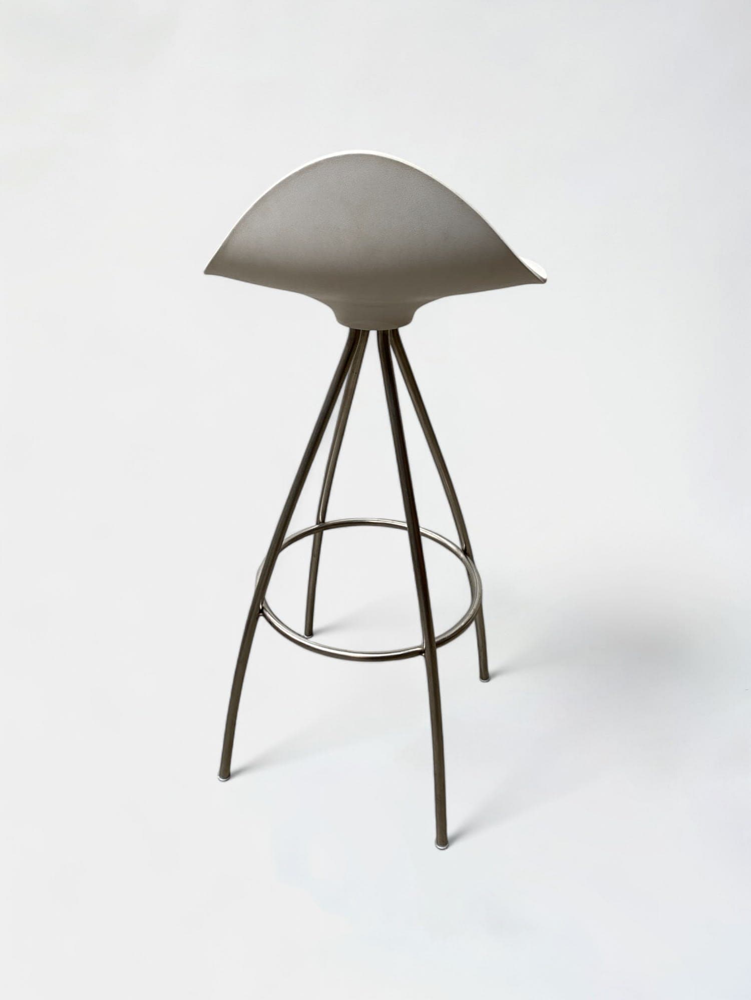 Tabouret en plastique blanc avec cadre en métal-3