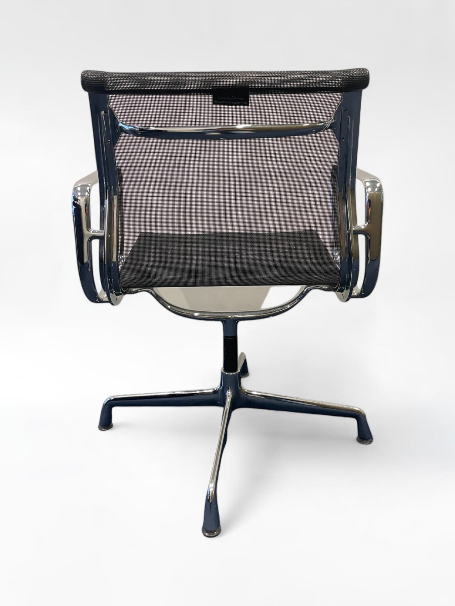 Vitra Eames Aluminium Chair EA 108-2