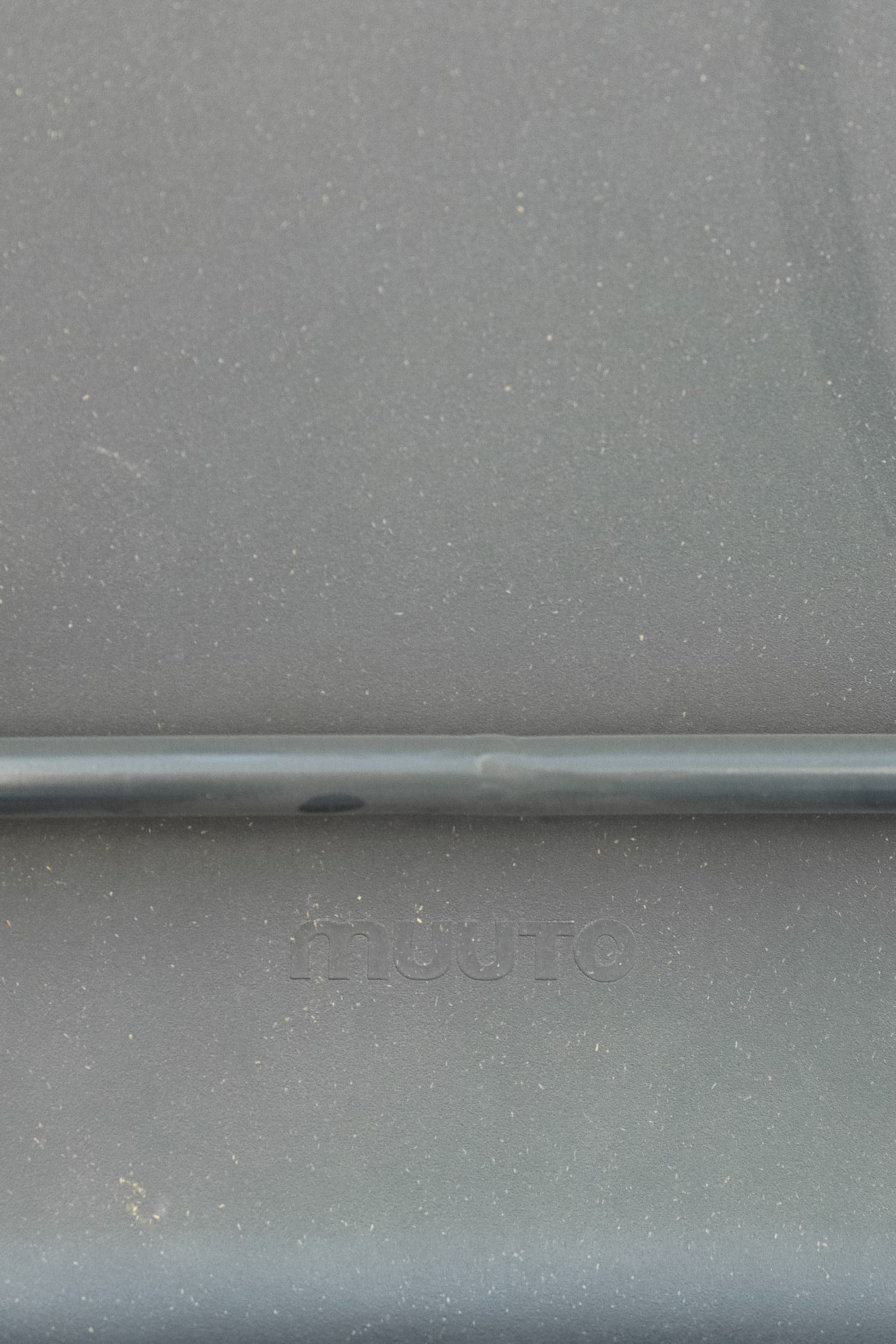 Muuto Chaise en plastique noir sans accoudoirs-4